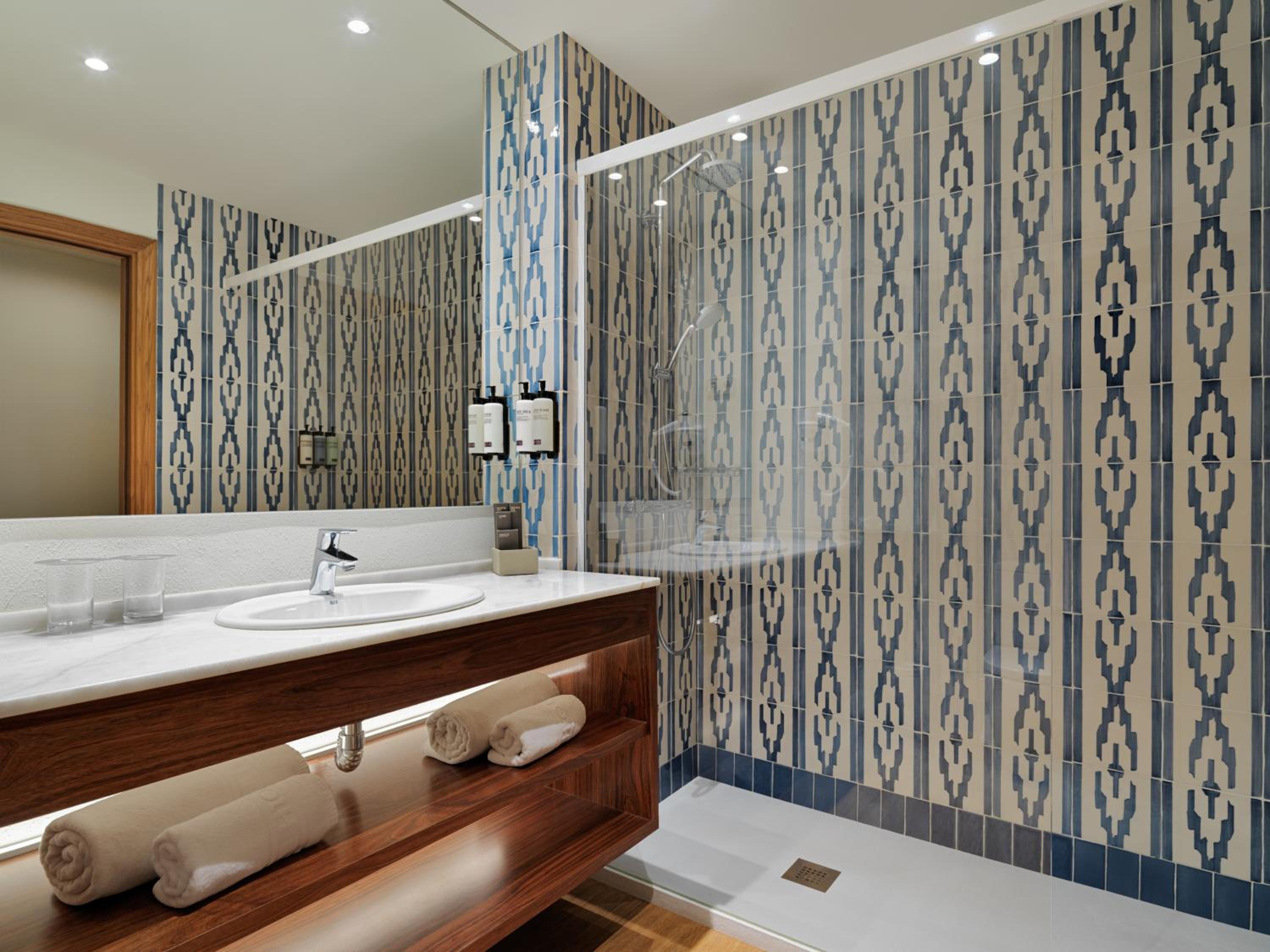 Double or Twin Room with Extra Bed (3 Adults)