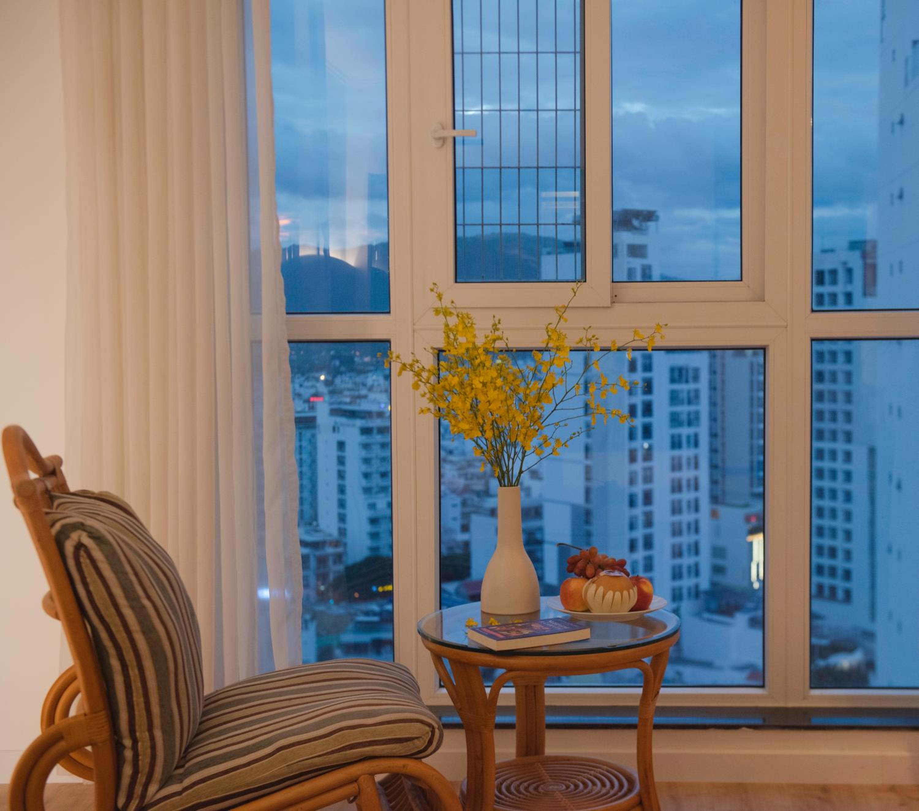  Cozy Room with City View