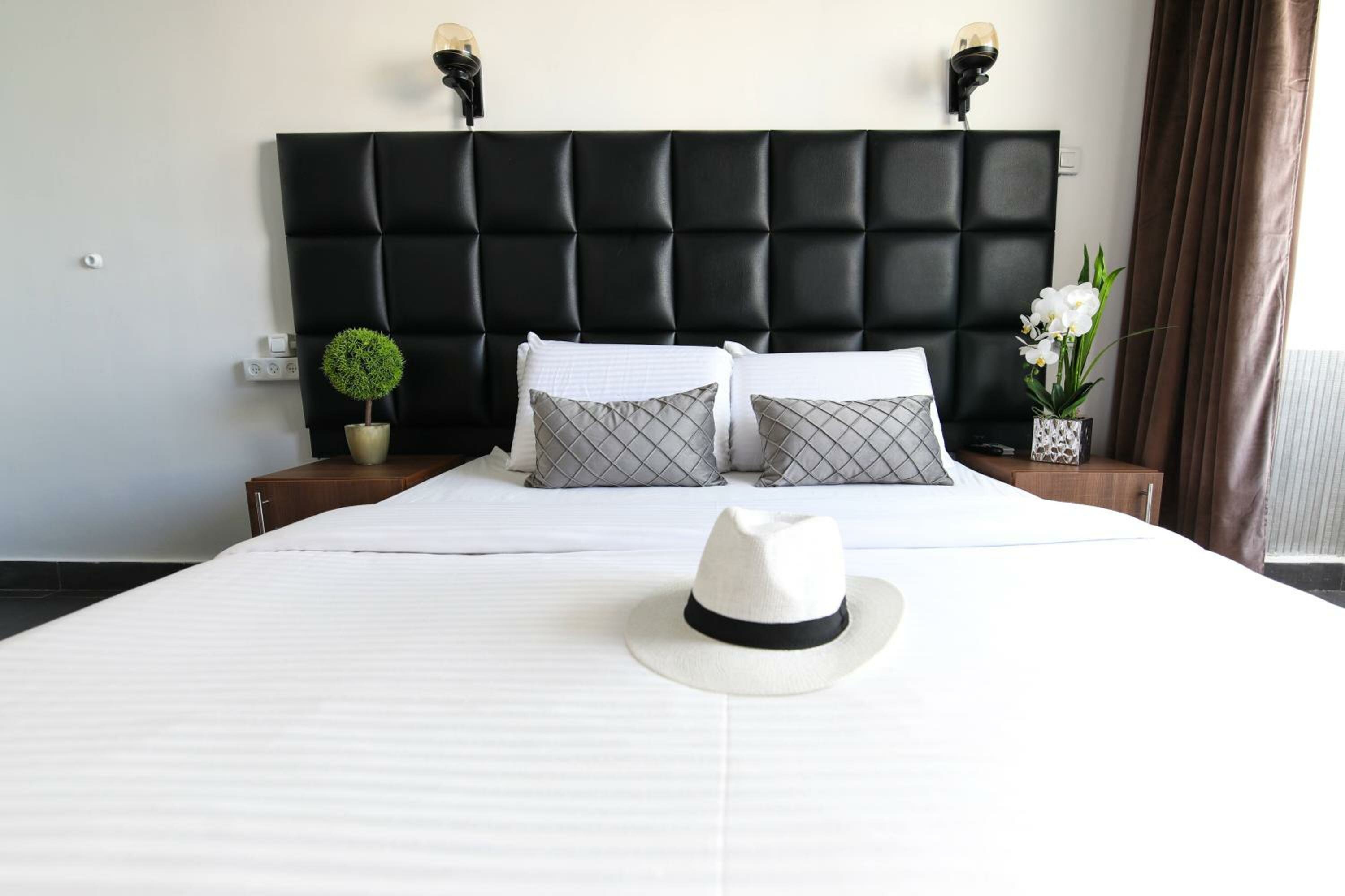 Double Room with Balcony and Sea View