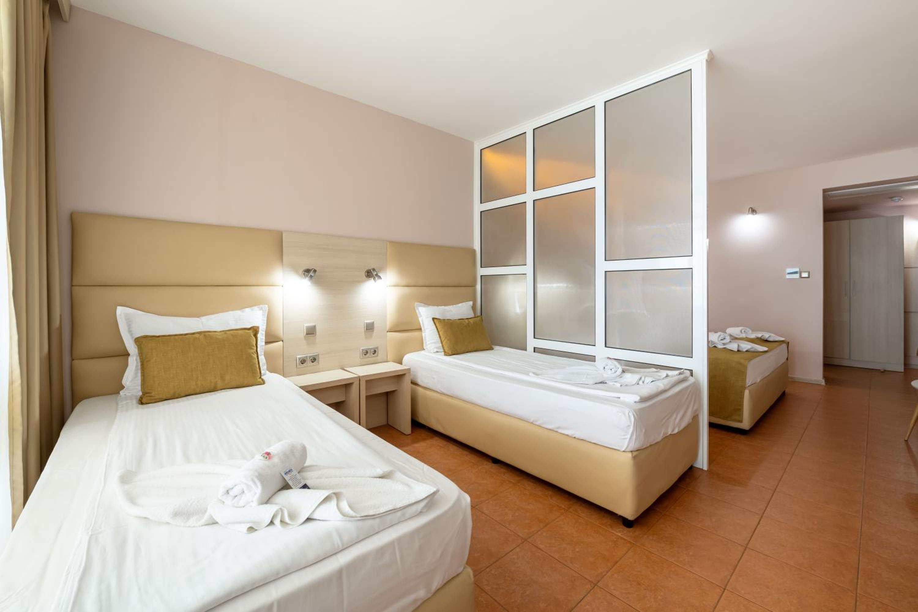 Studio with Sea View and Balcony