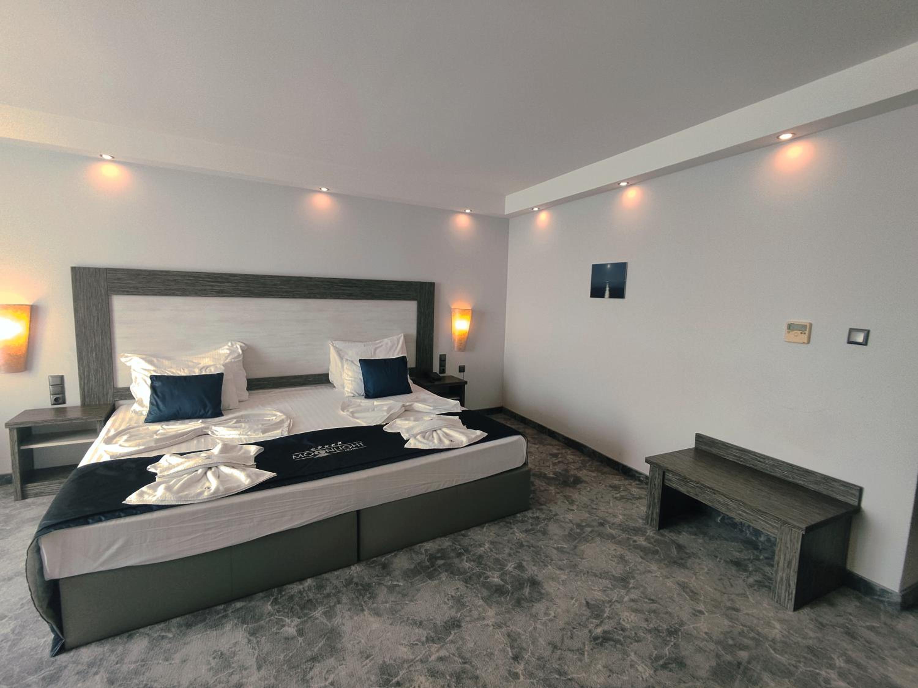 Junior Suite Sea View (2 Adults + 2 Children)