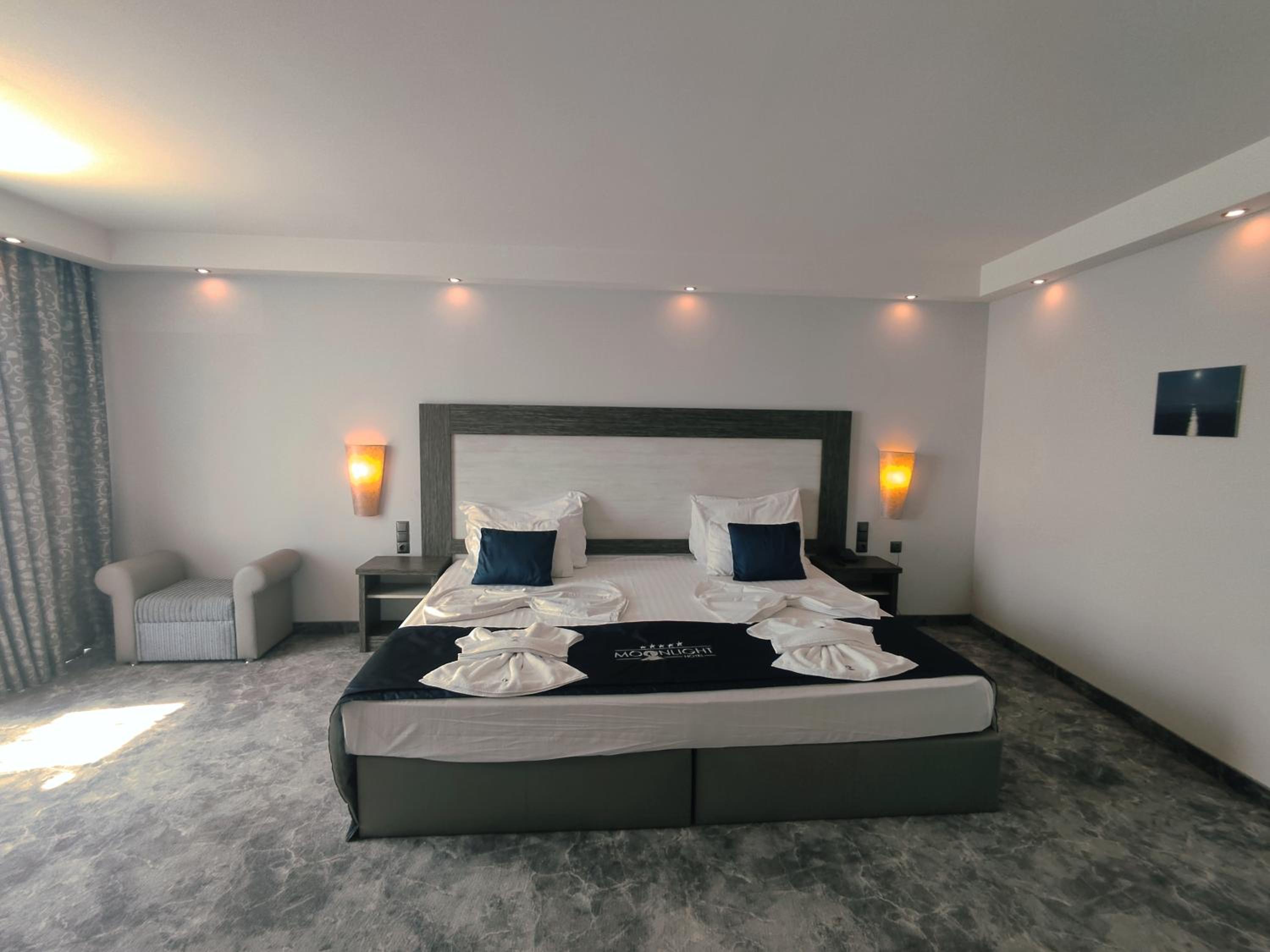 Junior Suite Sea View (2 Adults + 2 Children)