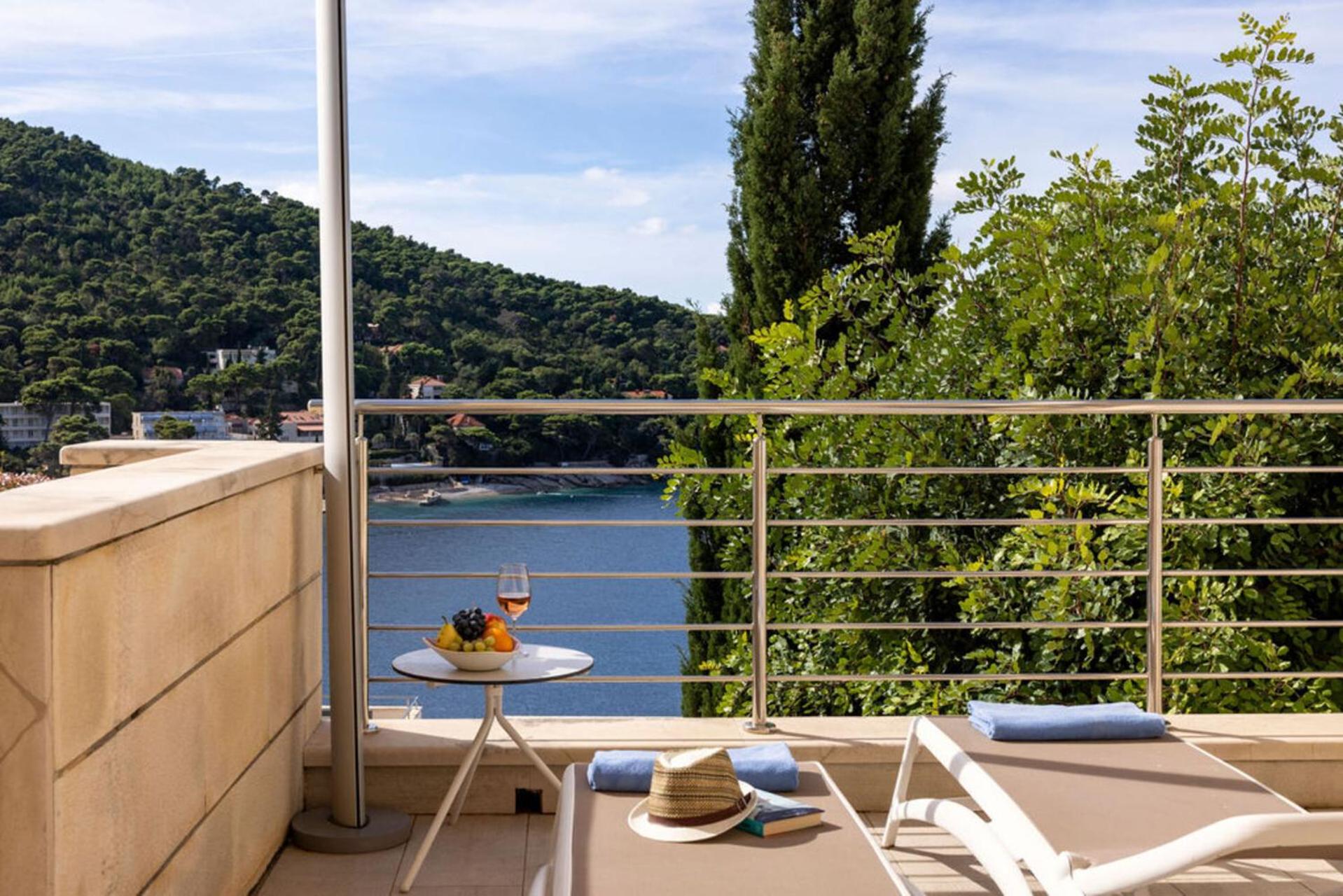 Suite with Balcony and Partial Sea View