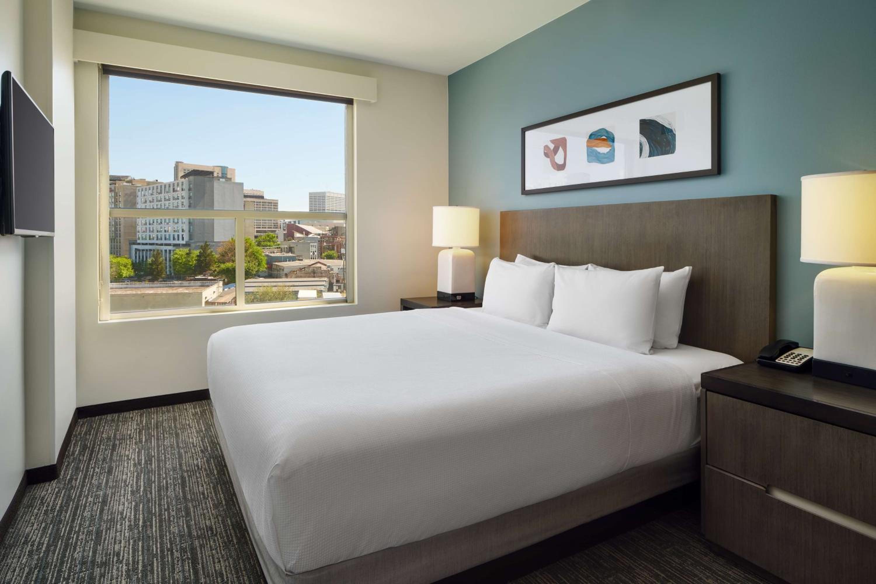 One-Bedroom King Suite