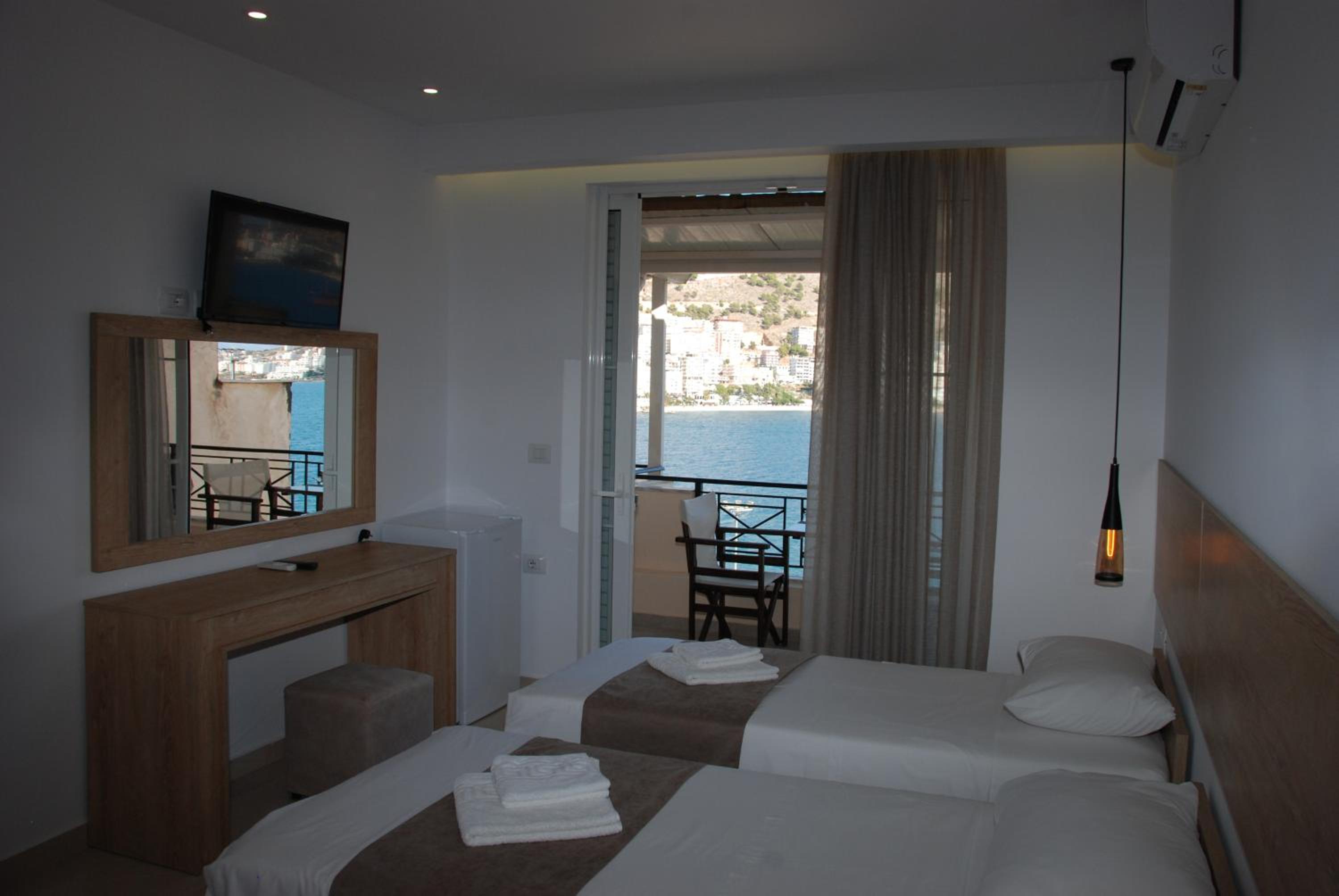 Triple Room with Sea View