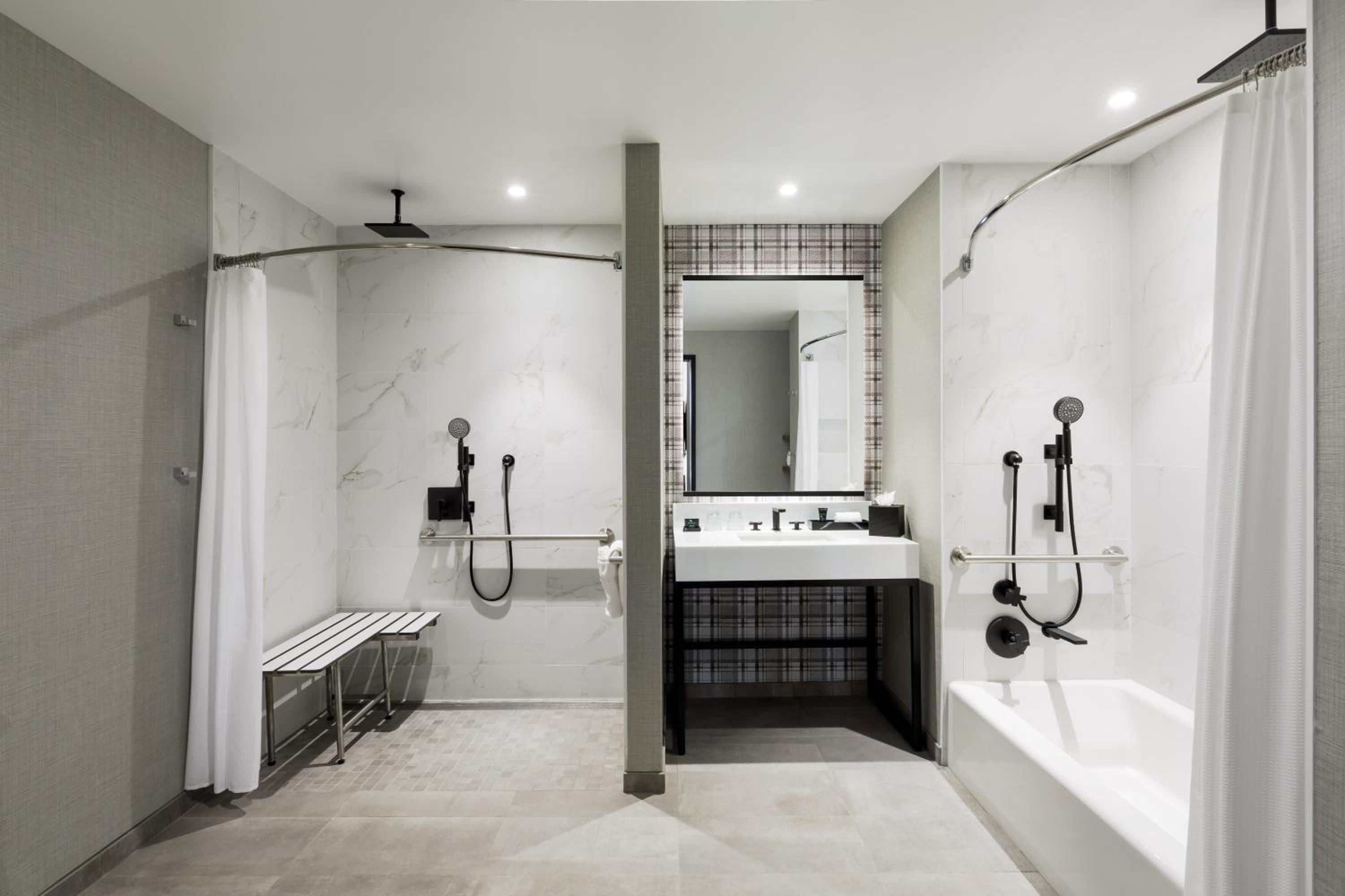 King Room with Accessible Tub - Disability Access