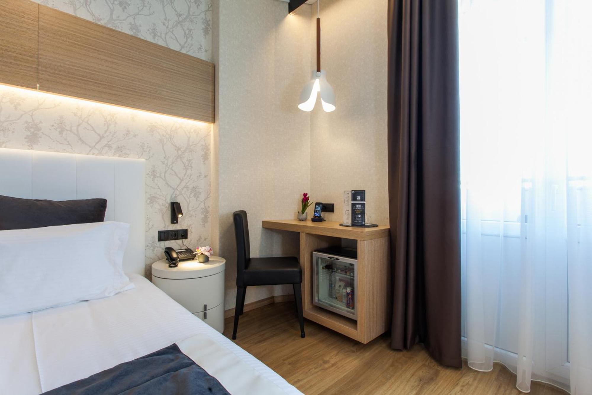 Twin Room with Balcony