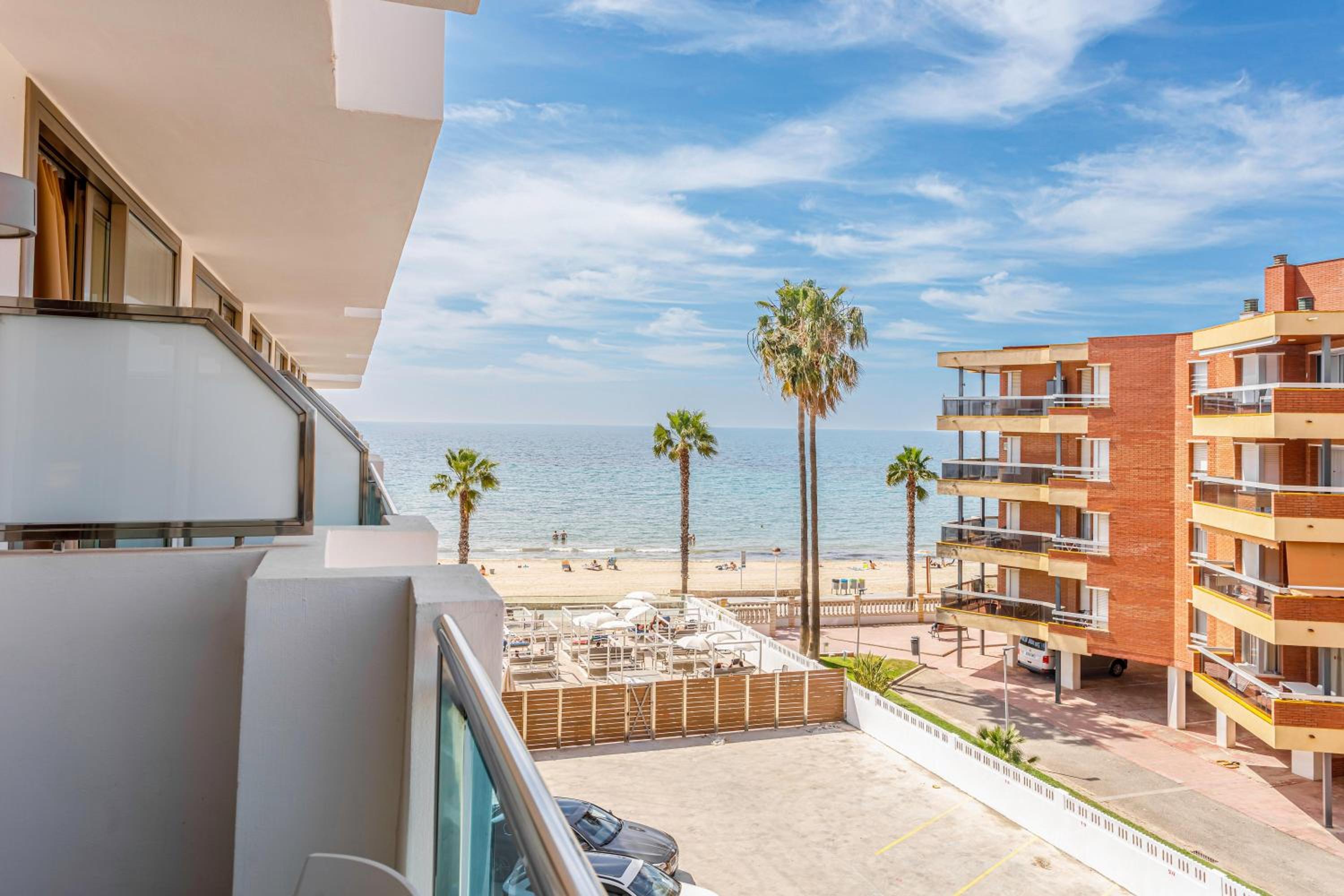 Double or Twin Room with Side Sea View