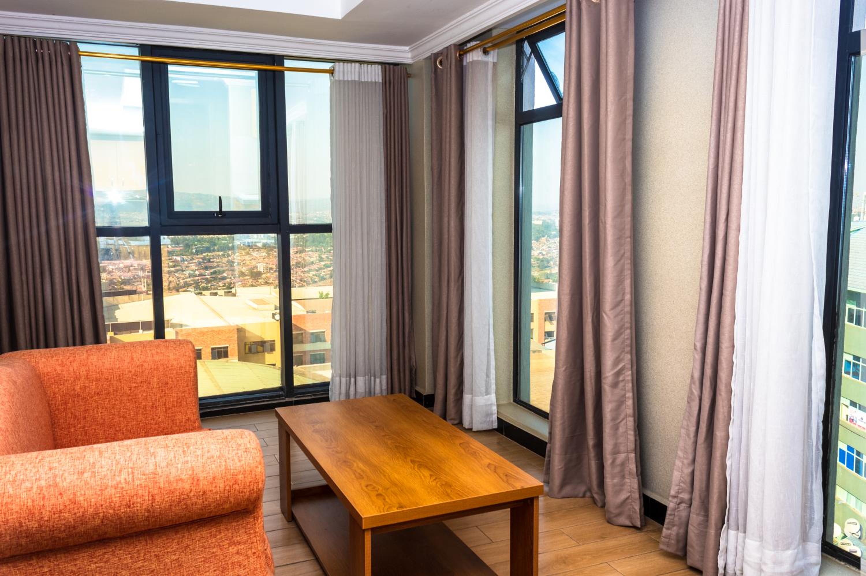 Apartment With Mountain View