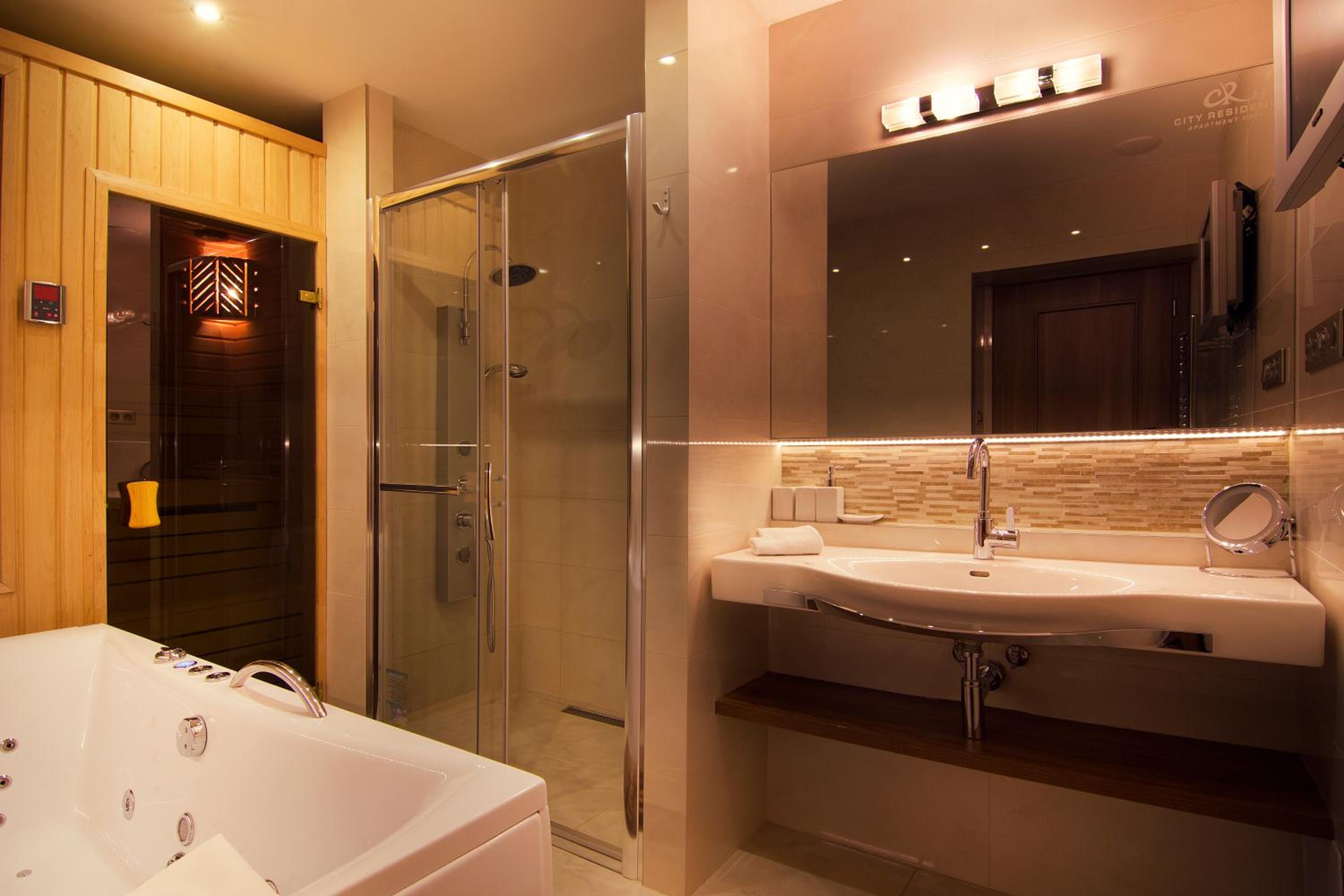 Deluxe Apartment with Private Sauna