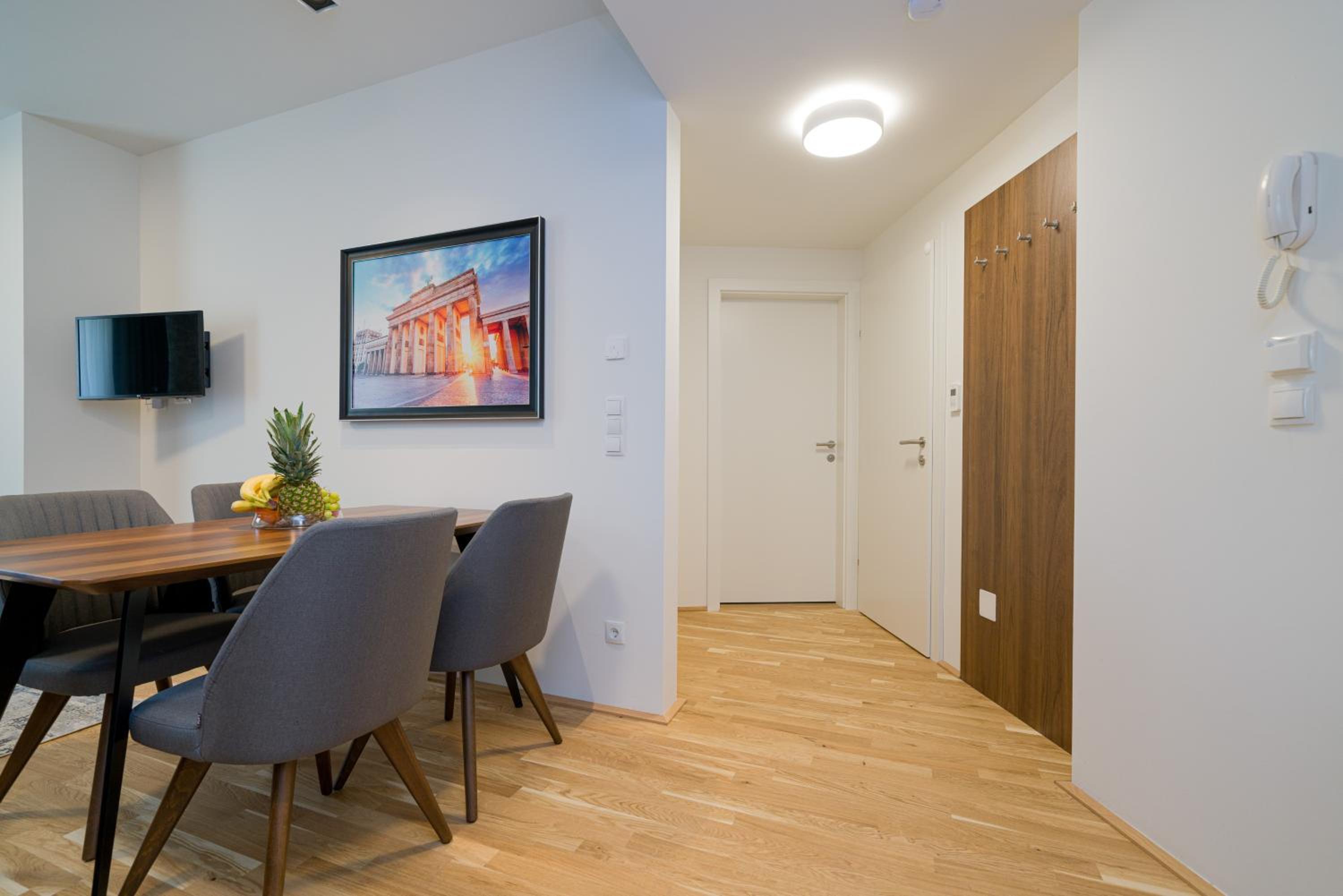 One-Bedroom Apartment with Balcony