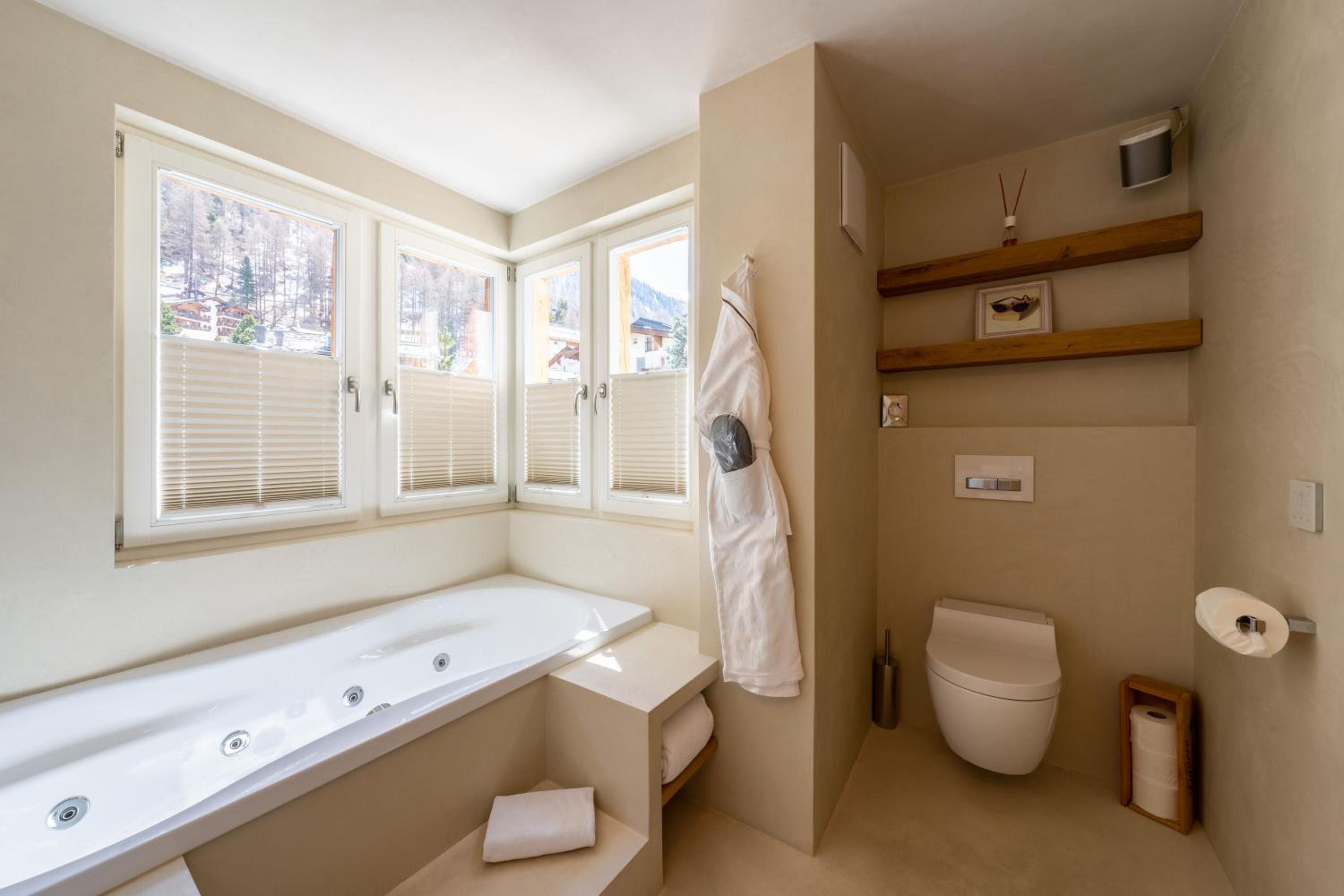 Deluxe Apartment