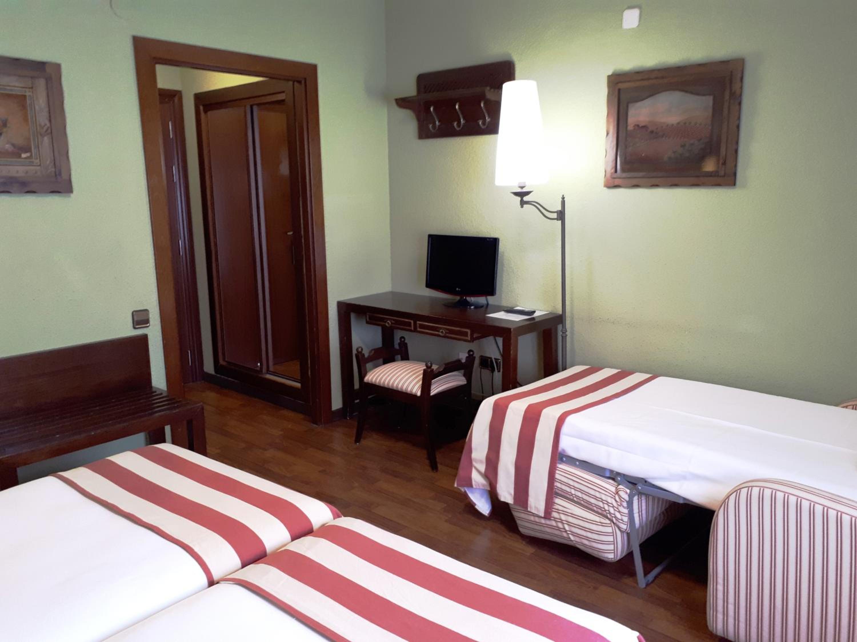 Double Room with Extra Bed (2 Adults + 1 Child)