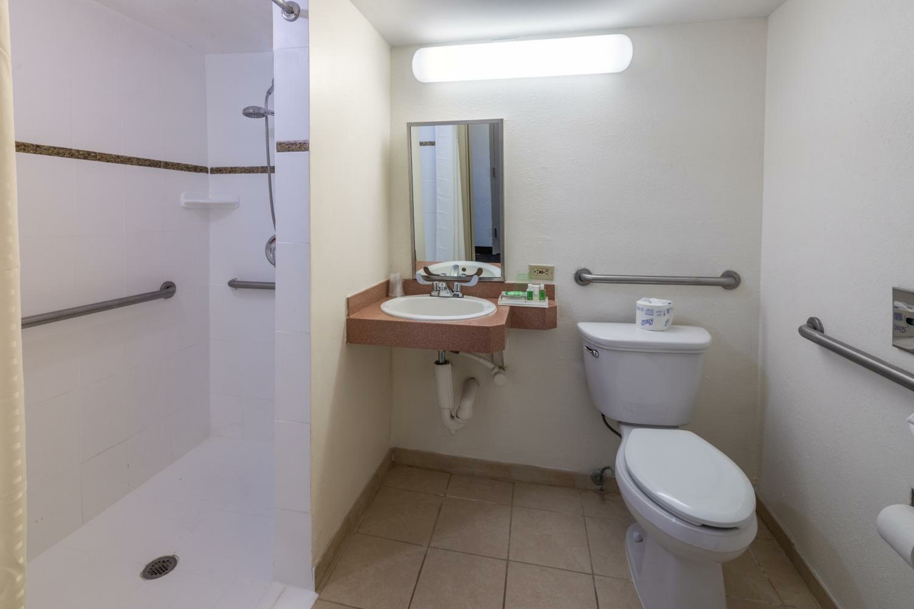 Double Room with Two Double Beds - Disability Access/Non-Smoking