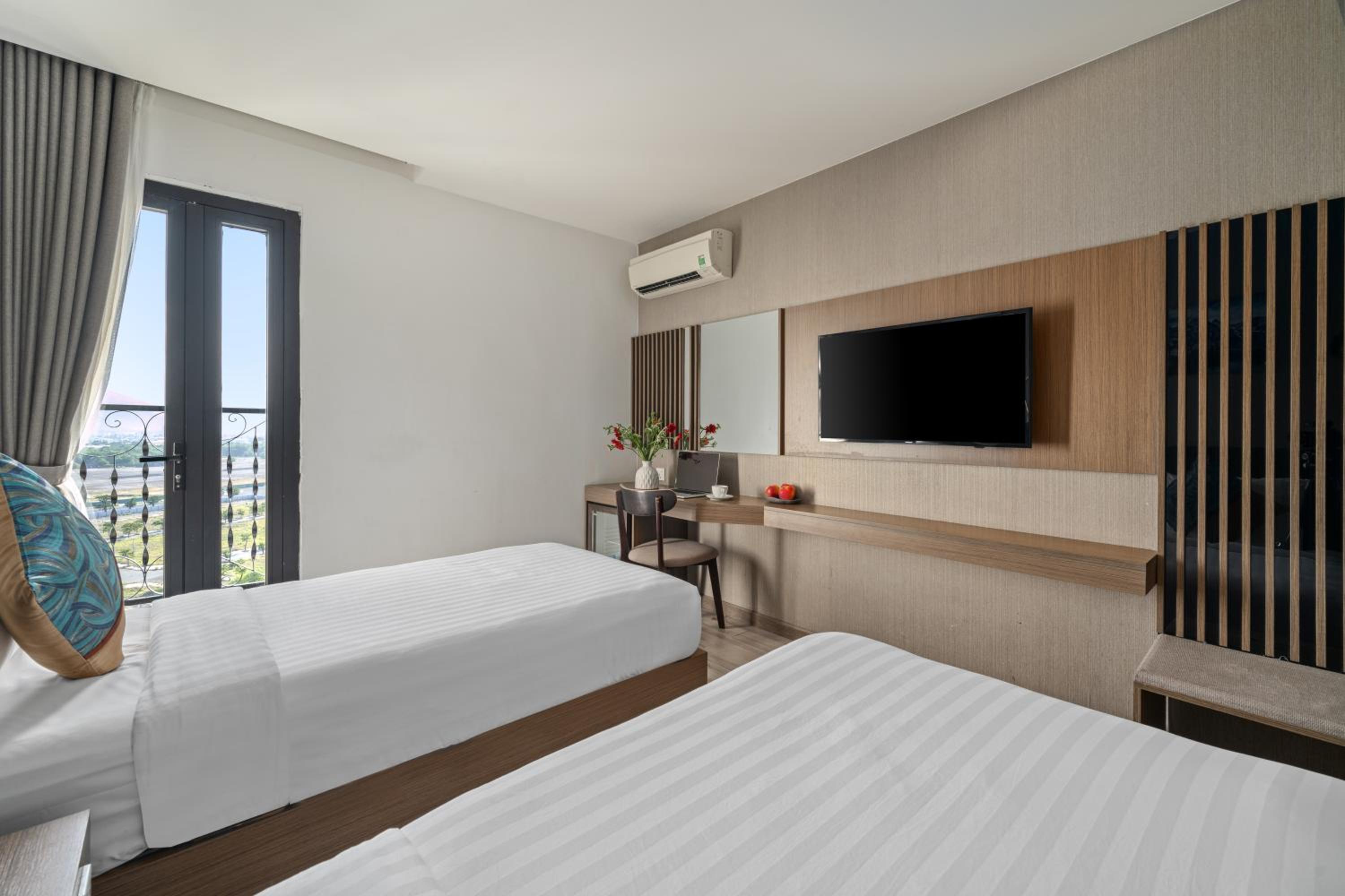 Deluxe Double or Twin Room with Balcony