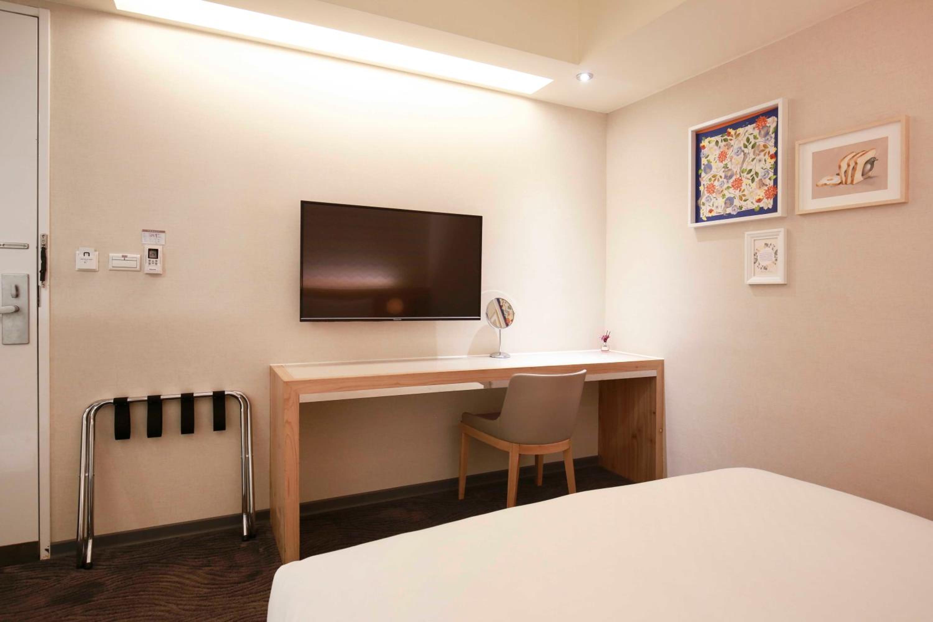 Economy Double Room - no window