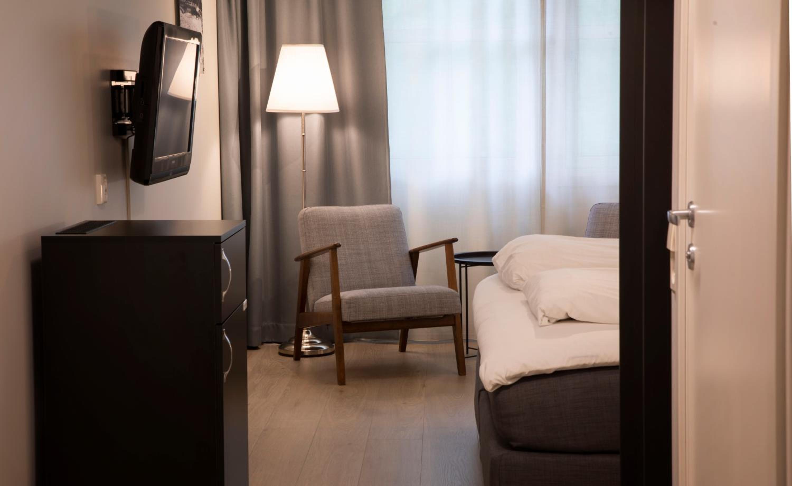 Triple Room with Three Single Beds