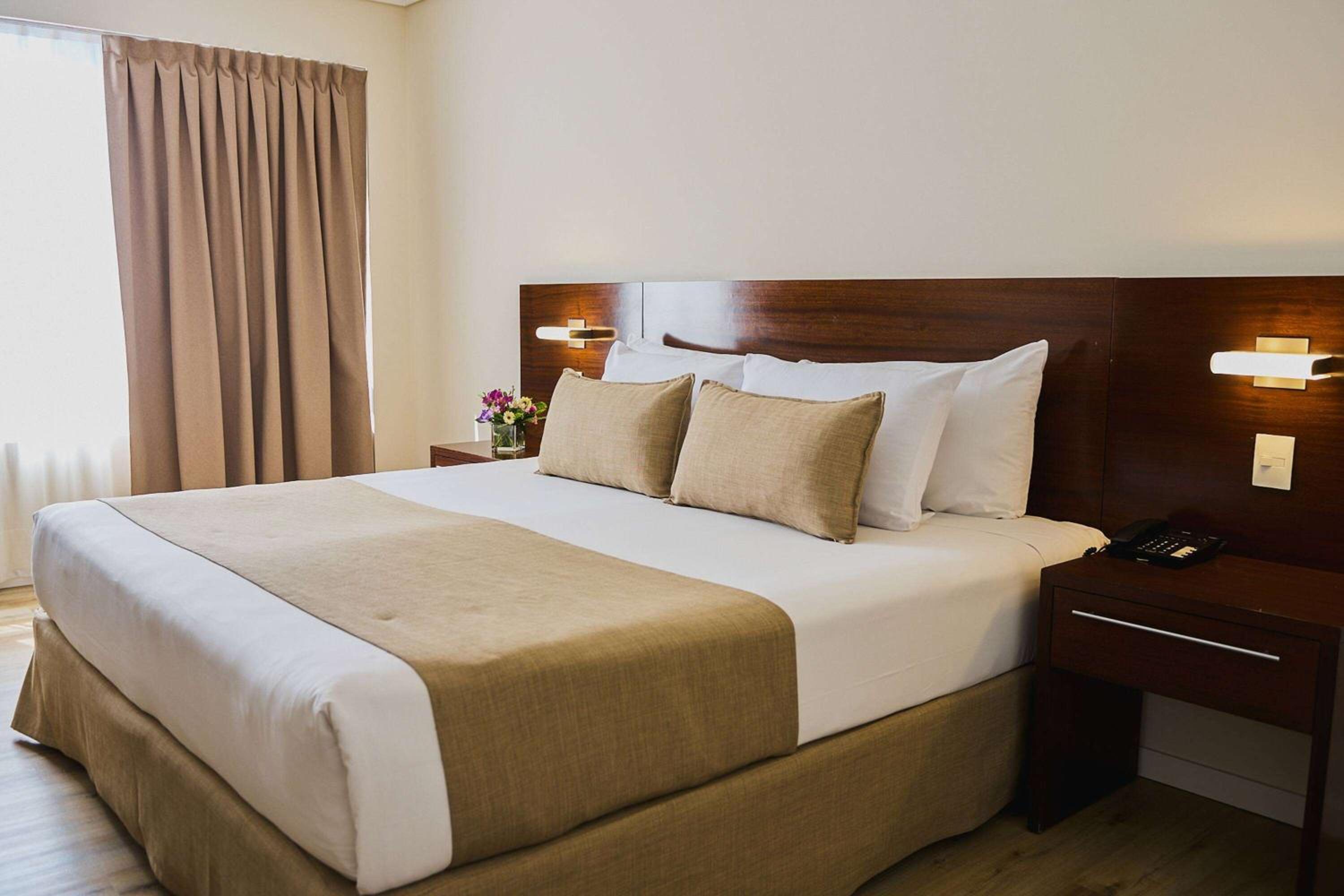 Queen Room - Mobility Access/Non-Smoking