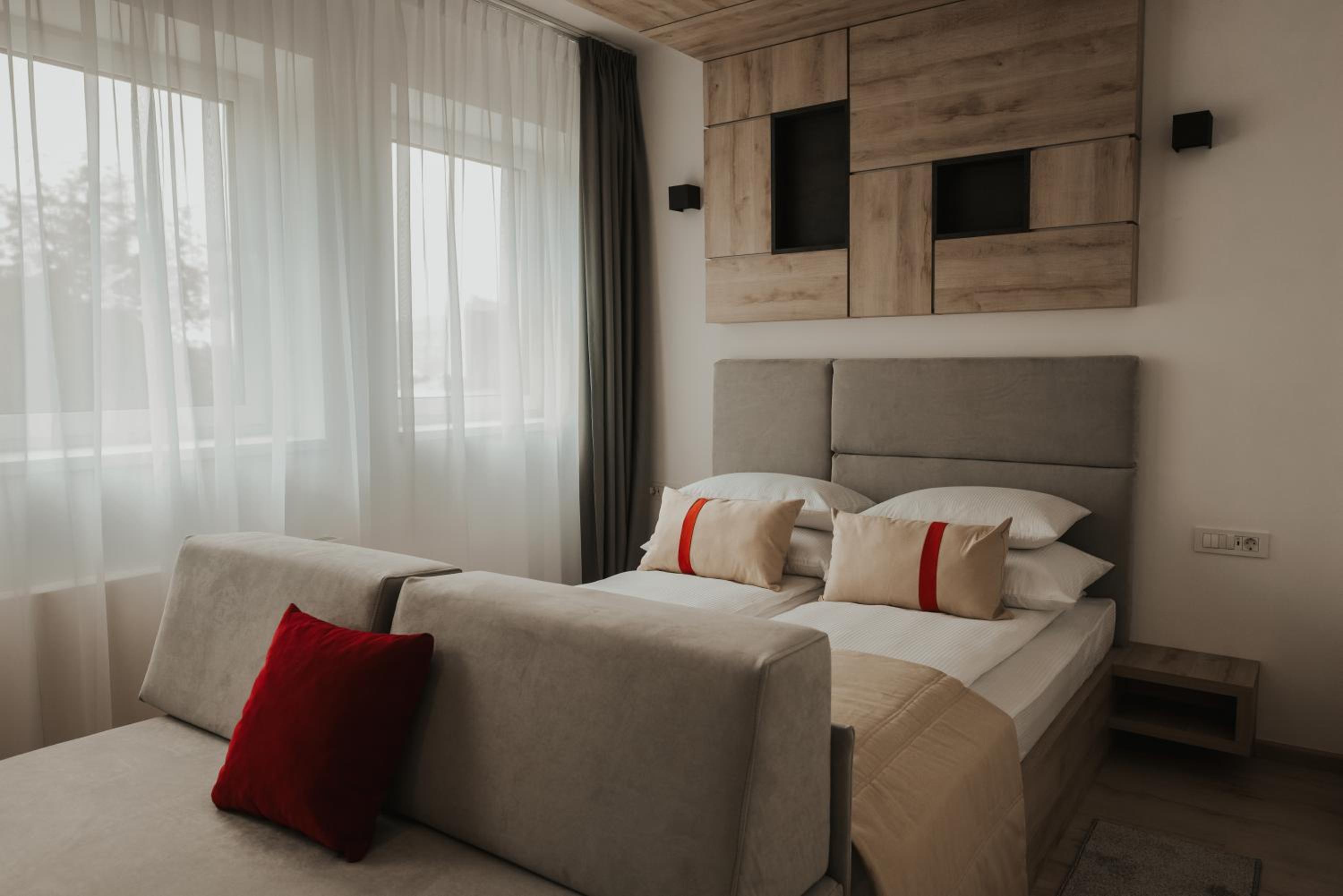 King Studio with Sofa Bed