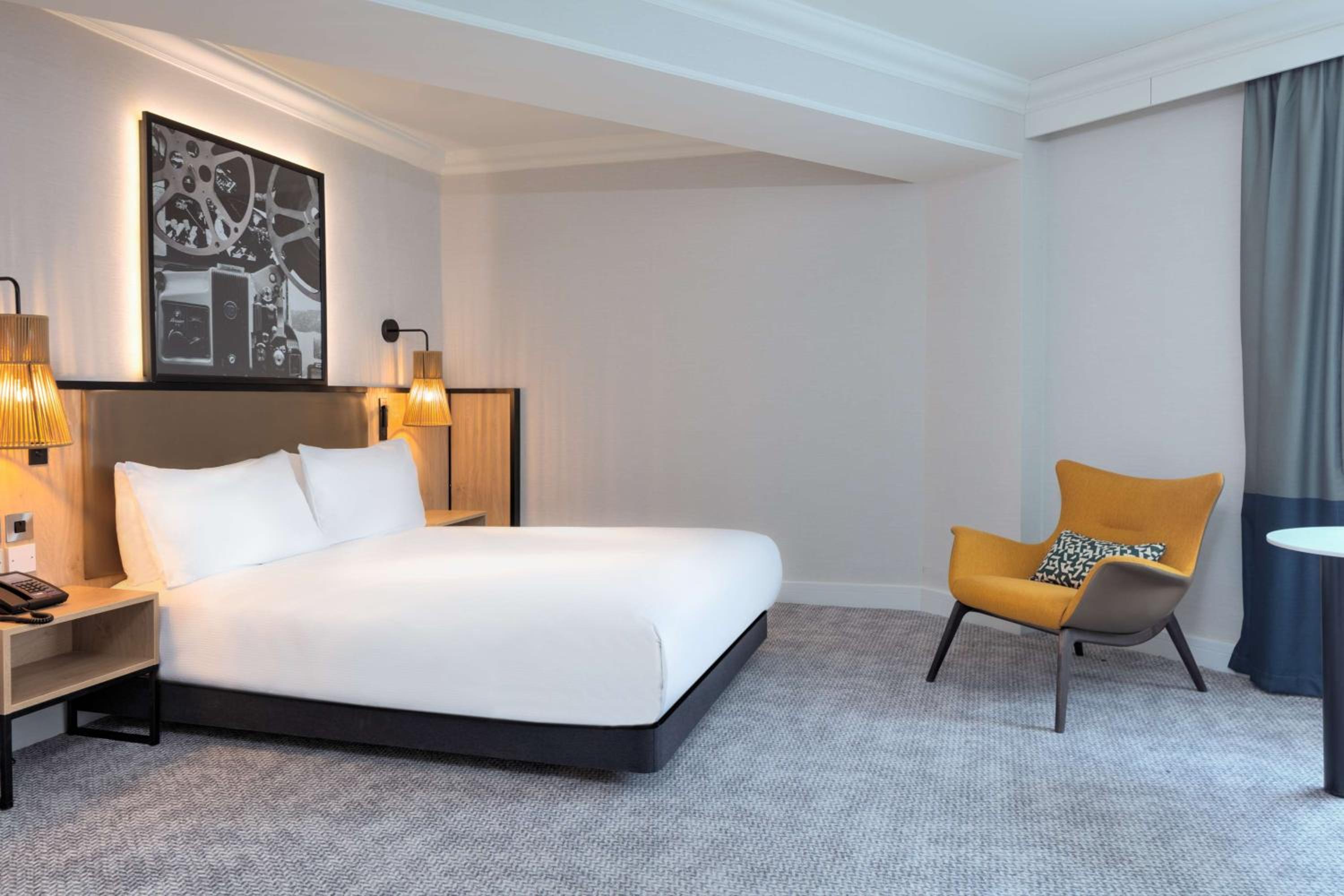 Queen Room - Accessible