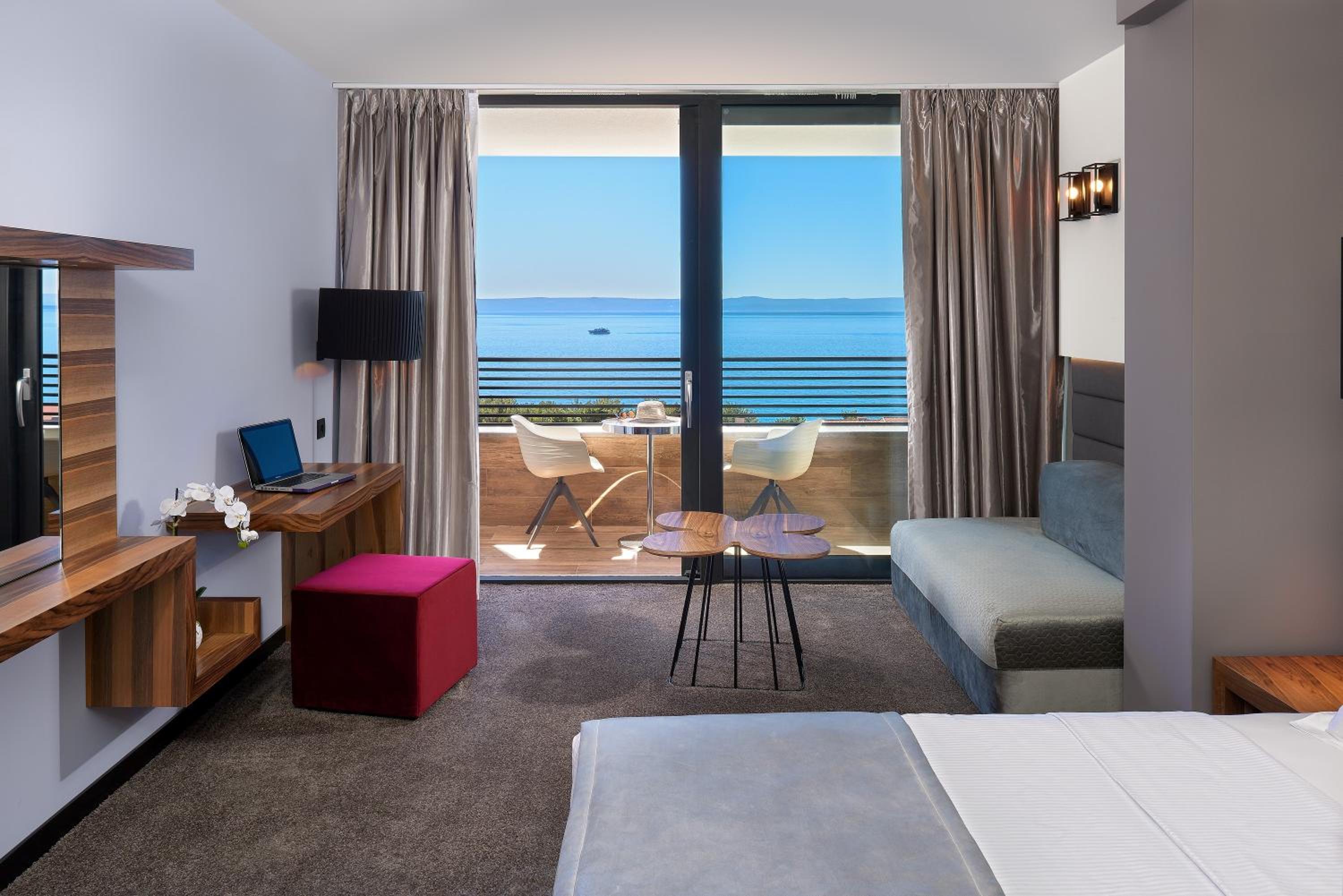 Deluxe Double Room with Balcony and Sea View