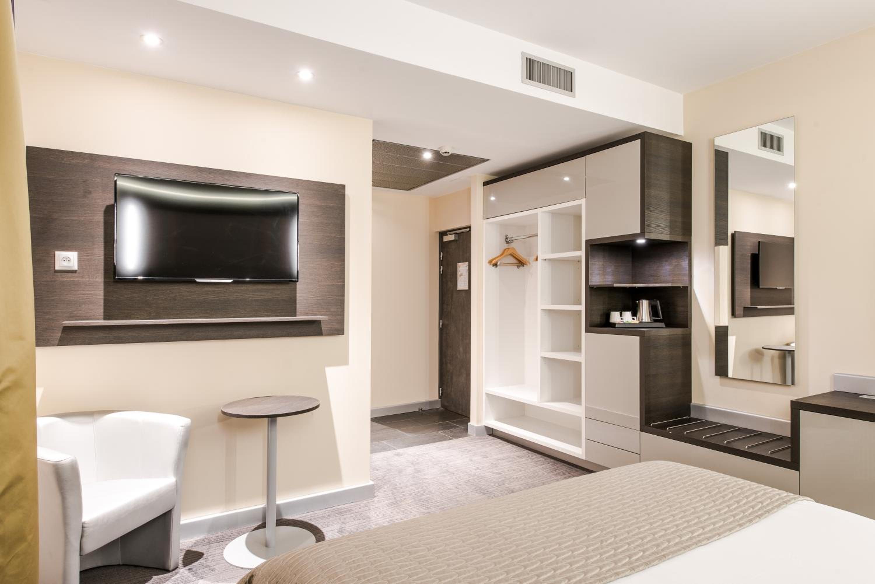 Deluxe Double Room (1 or 2 adults)