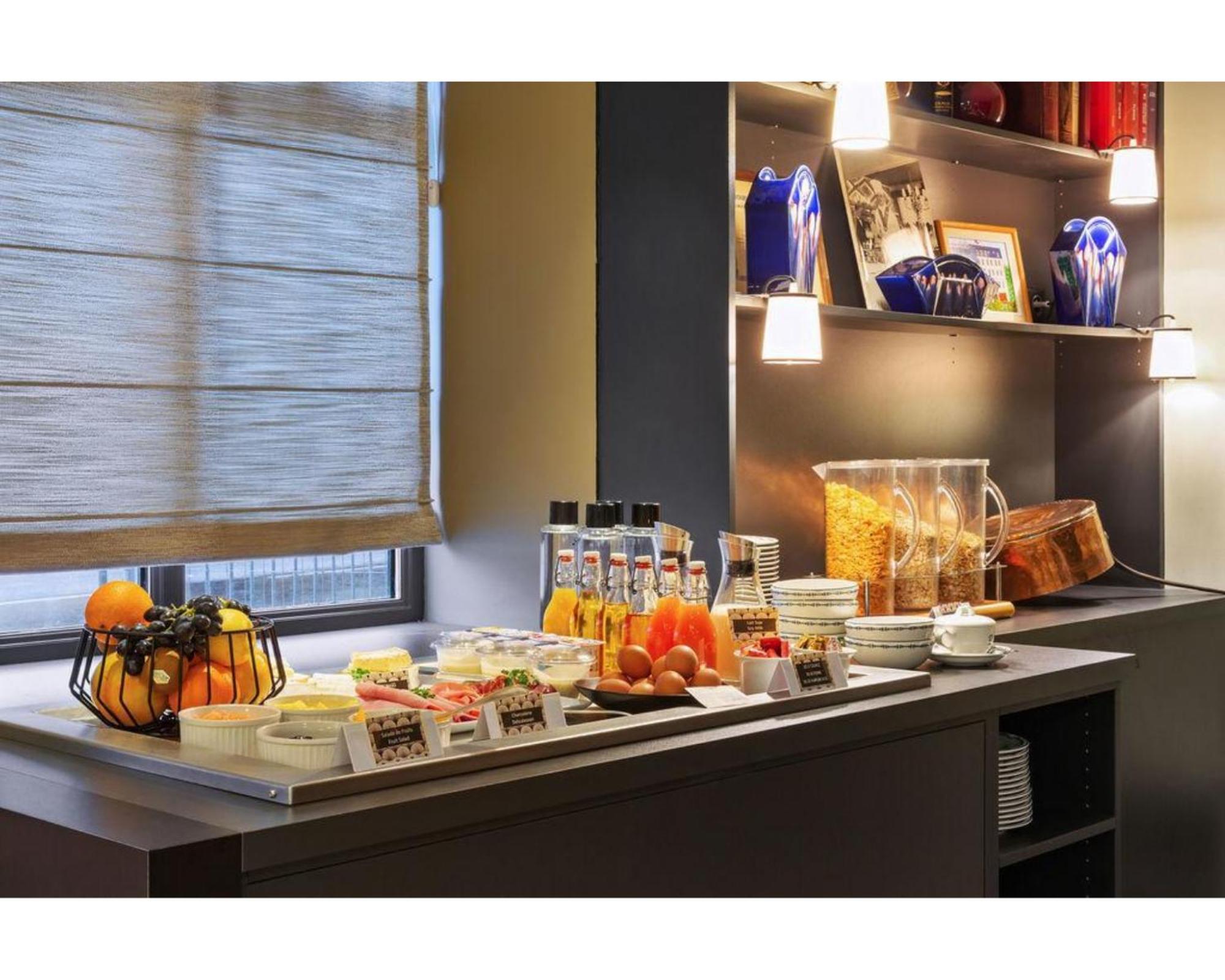 Deluxe Queen Room with Sofa Bed