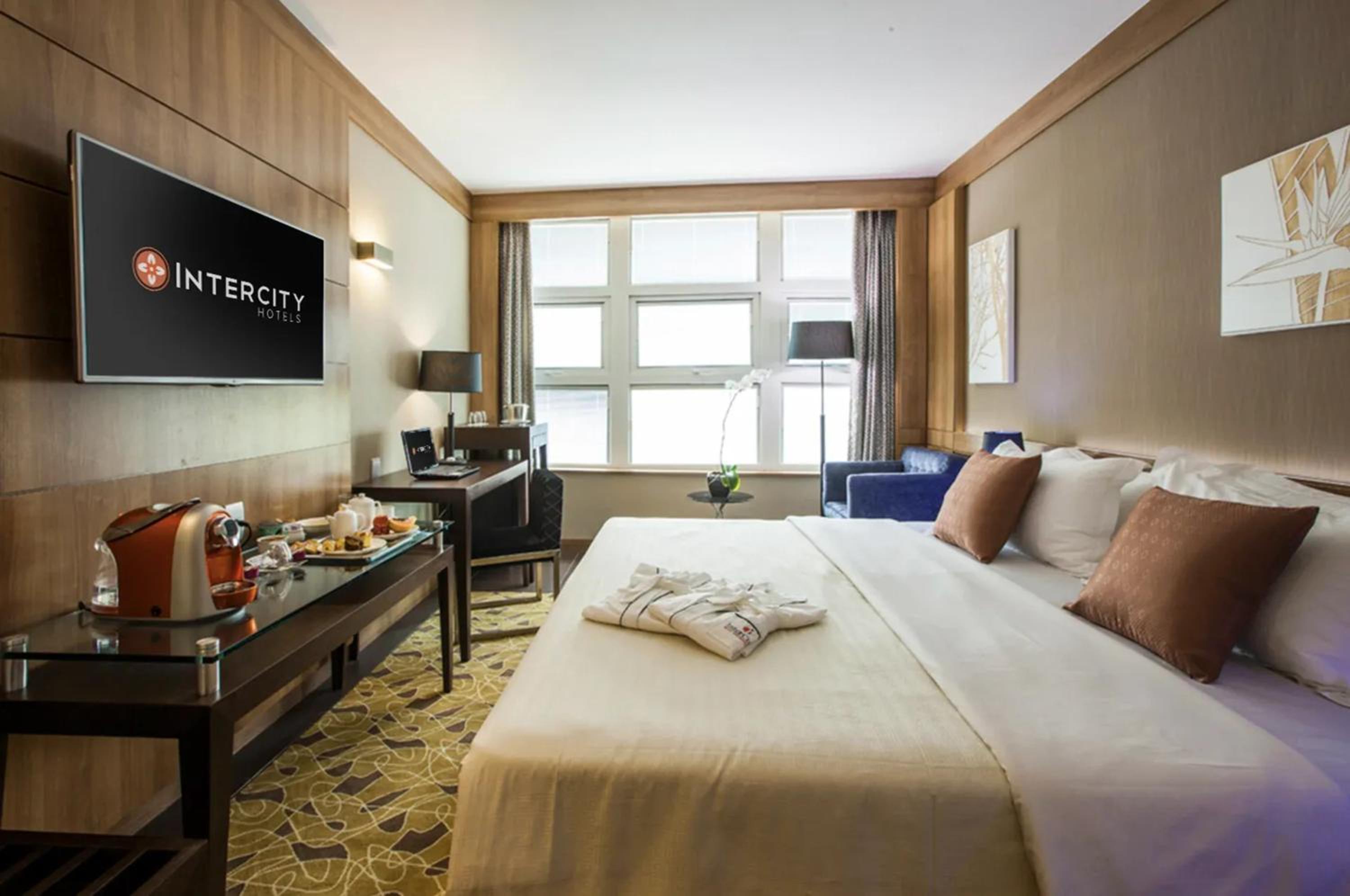 Premium Double - 1 King Bed