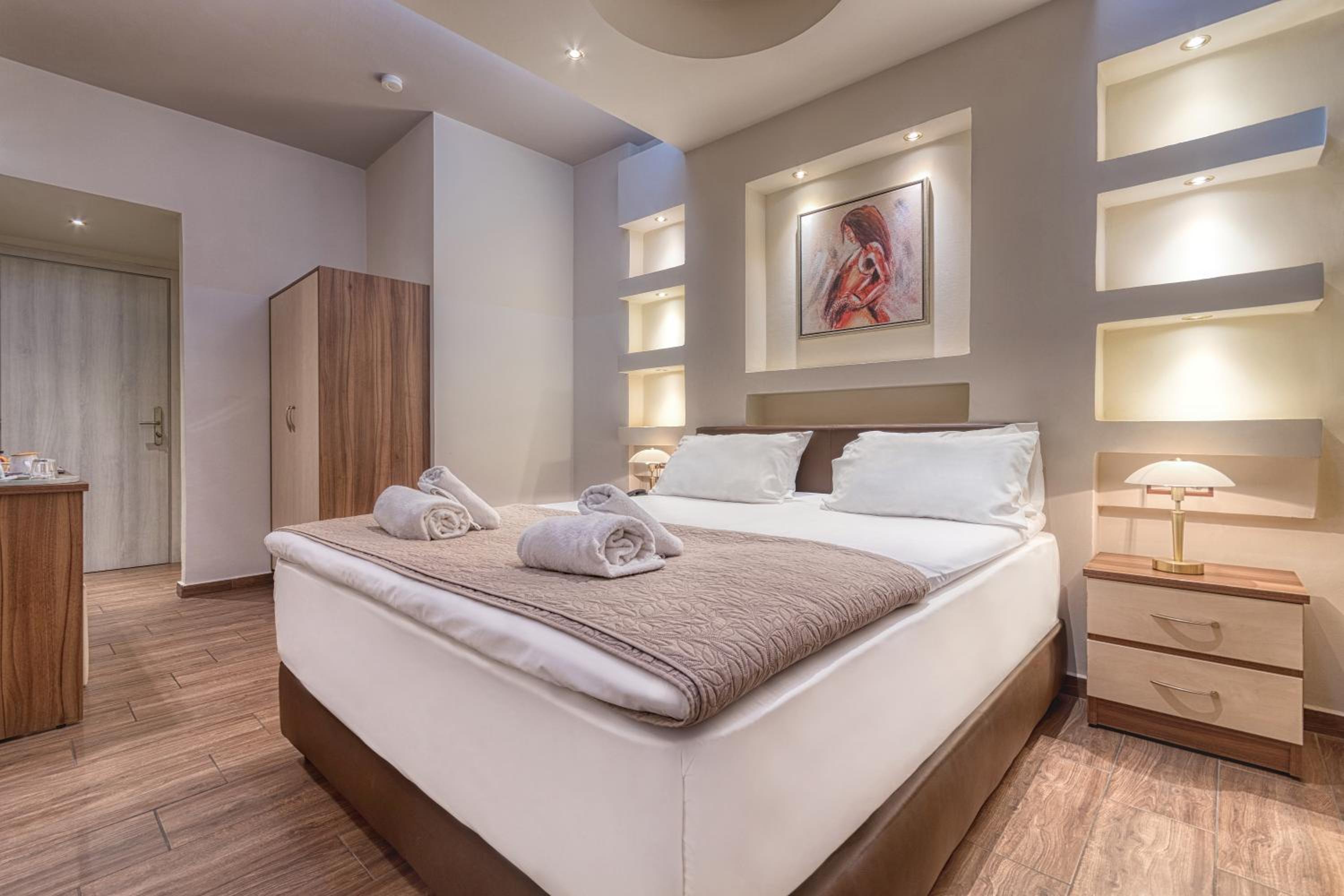 Classic Double Room with Partial Sea View (annex)