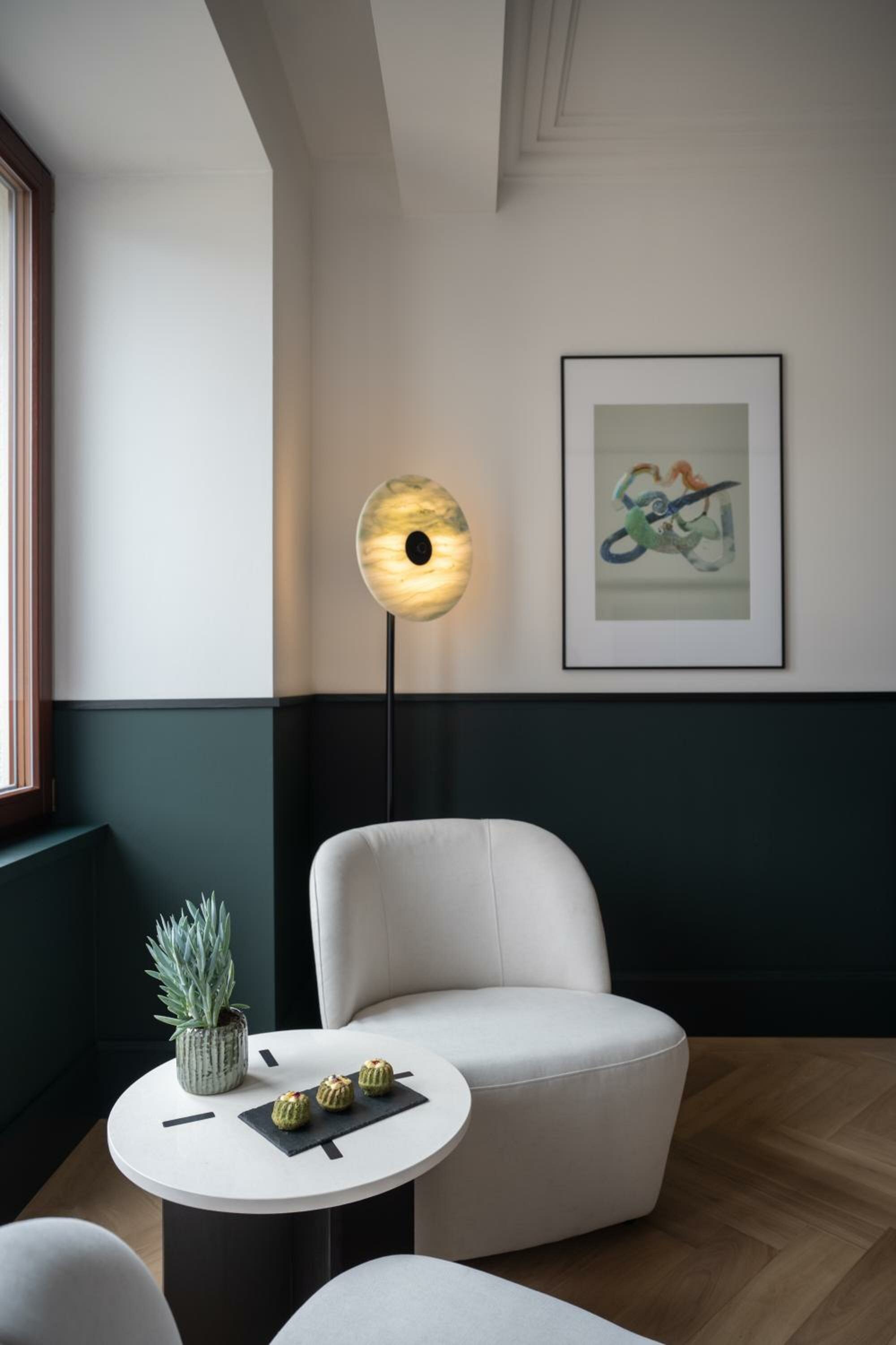 Almanac X Room King with Balcony