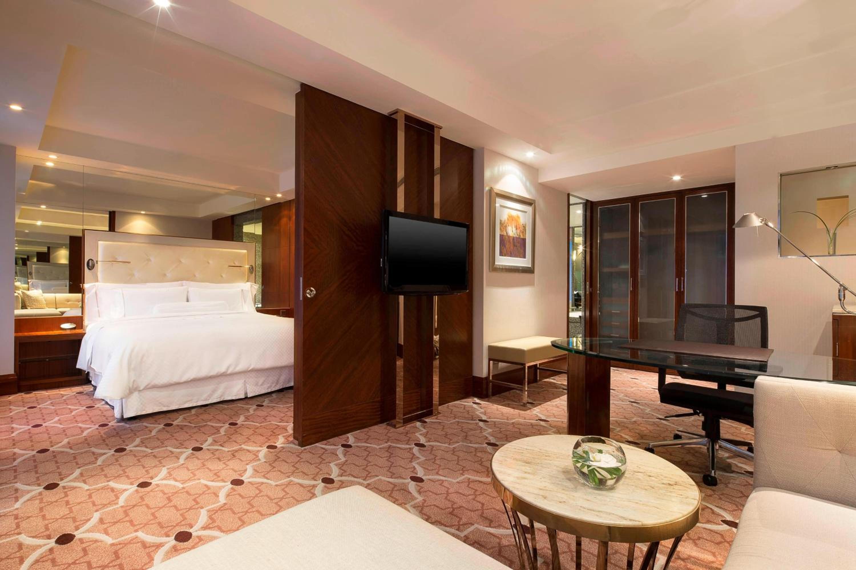 Crown Studio King Room