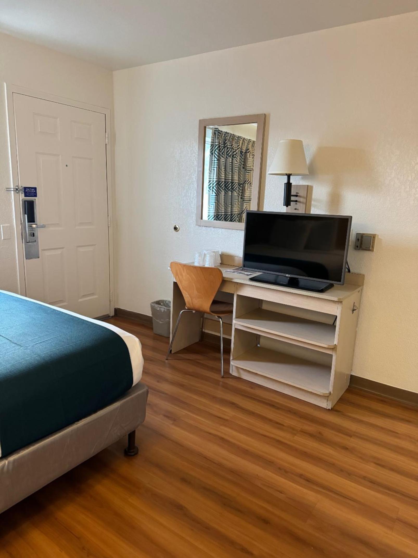 Double Room - Disability Access - Non-Smoking