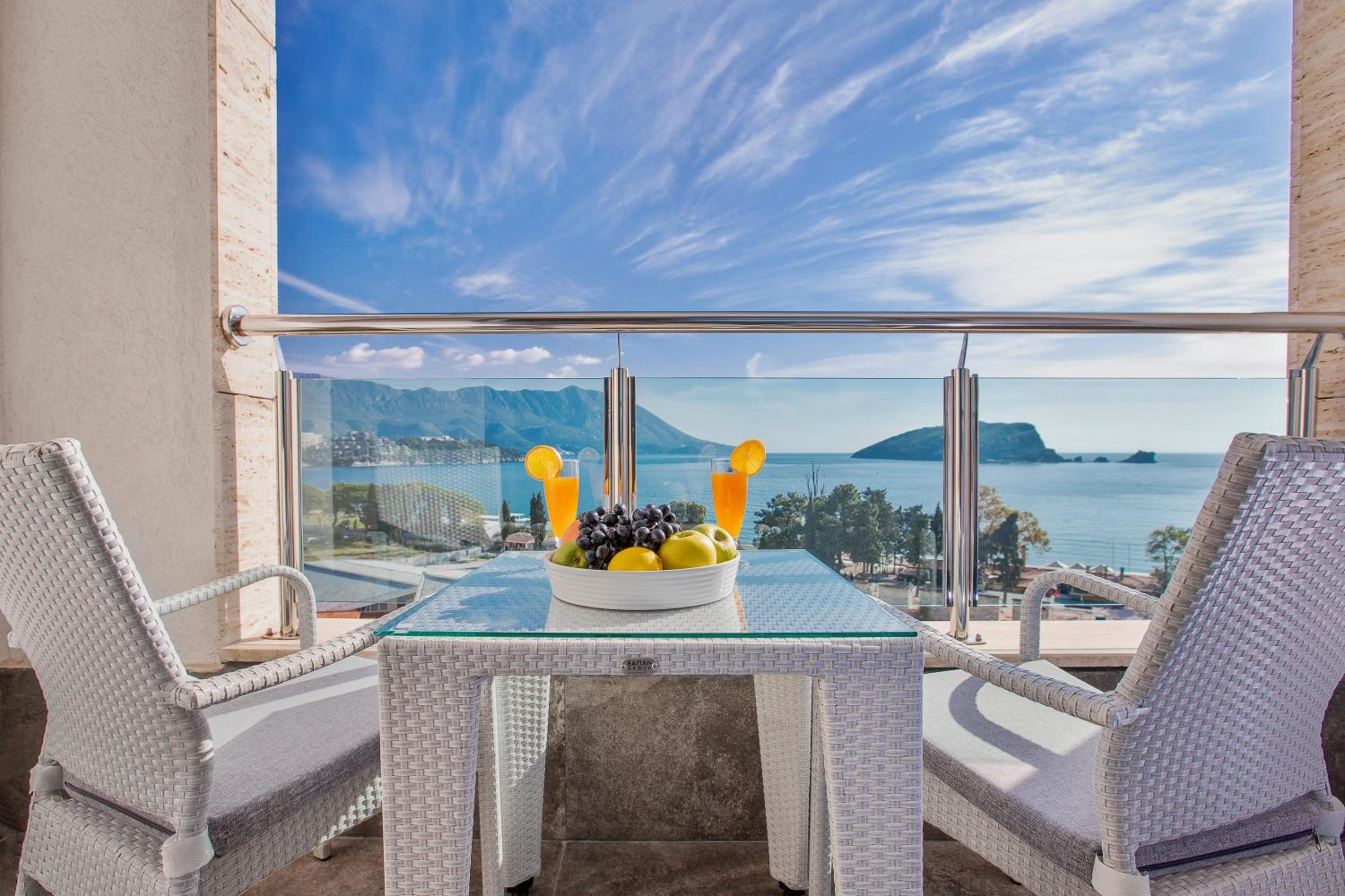 Double or Twin Room with Balcony and Sea View