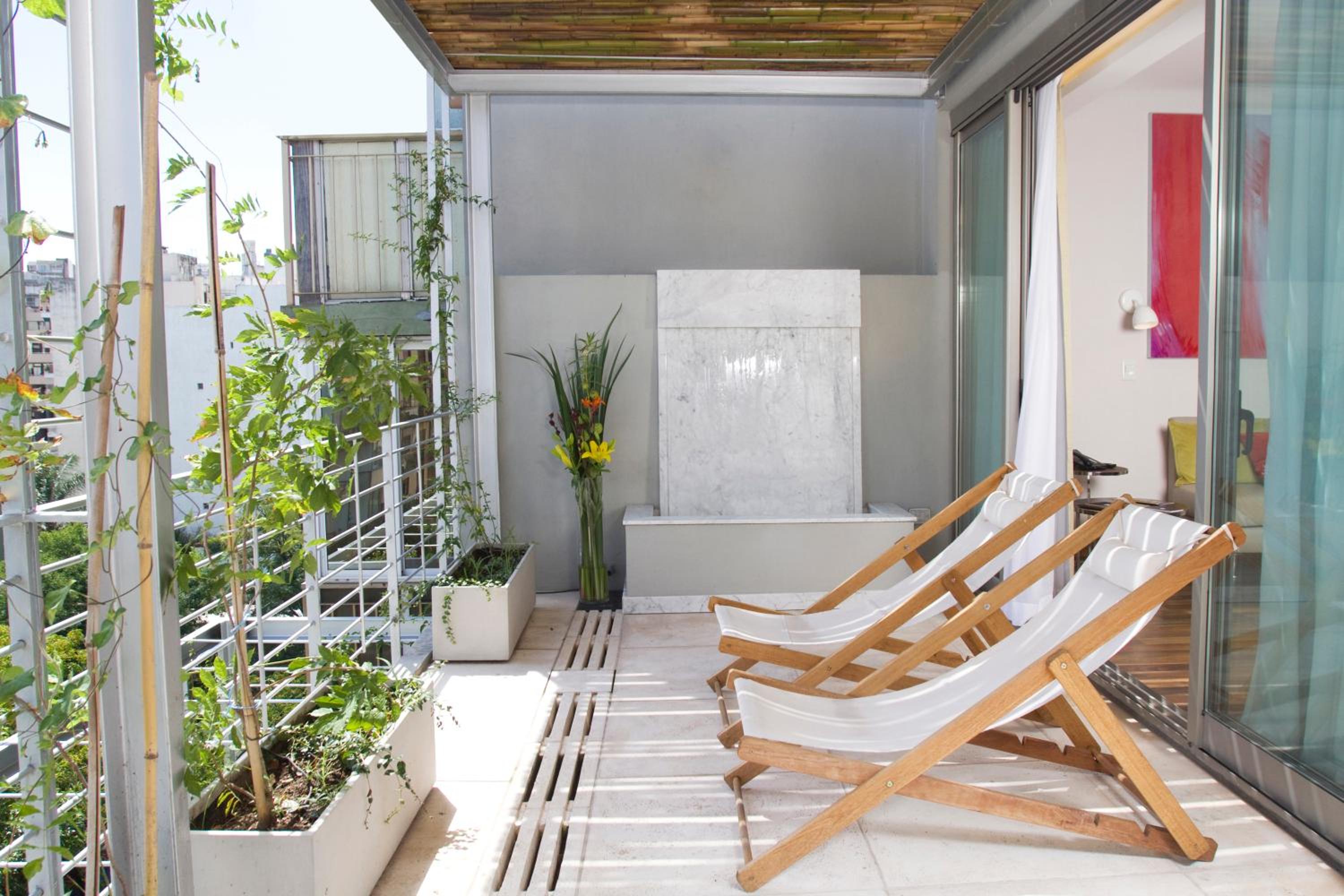 Deluxe One-Bedroom Suite