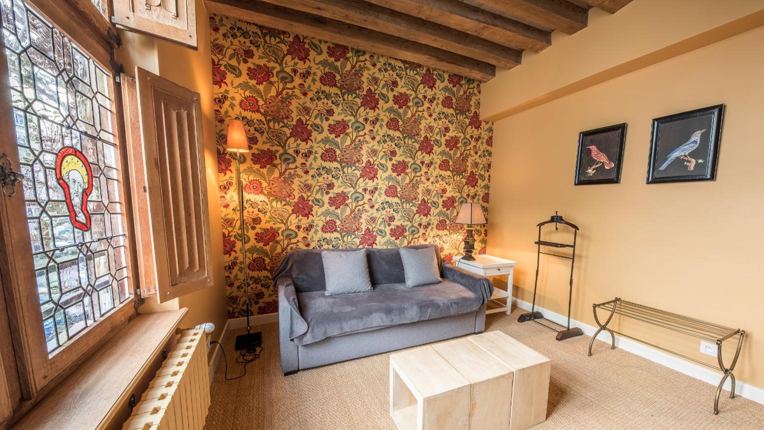 Family Suite (2 Adults + 2 Children)