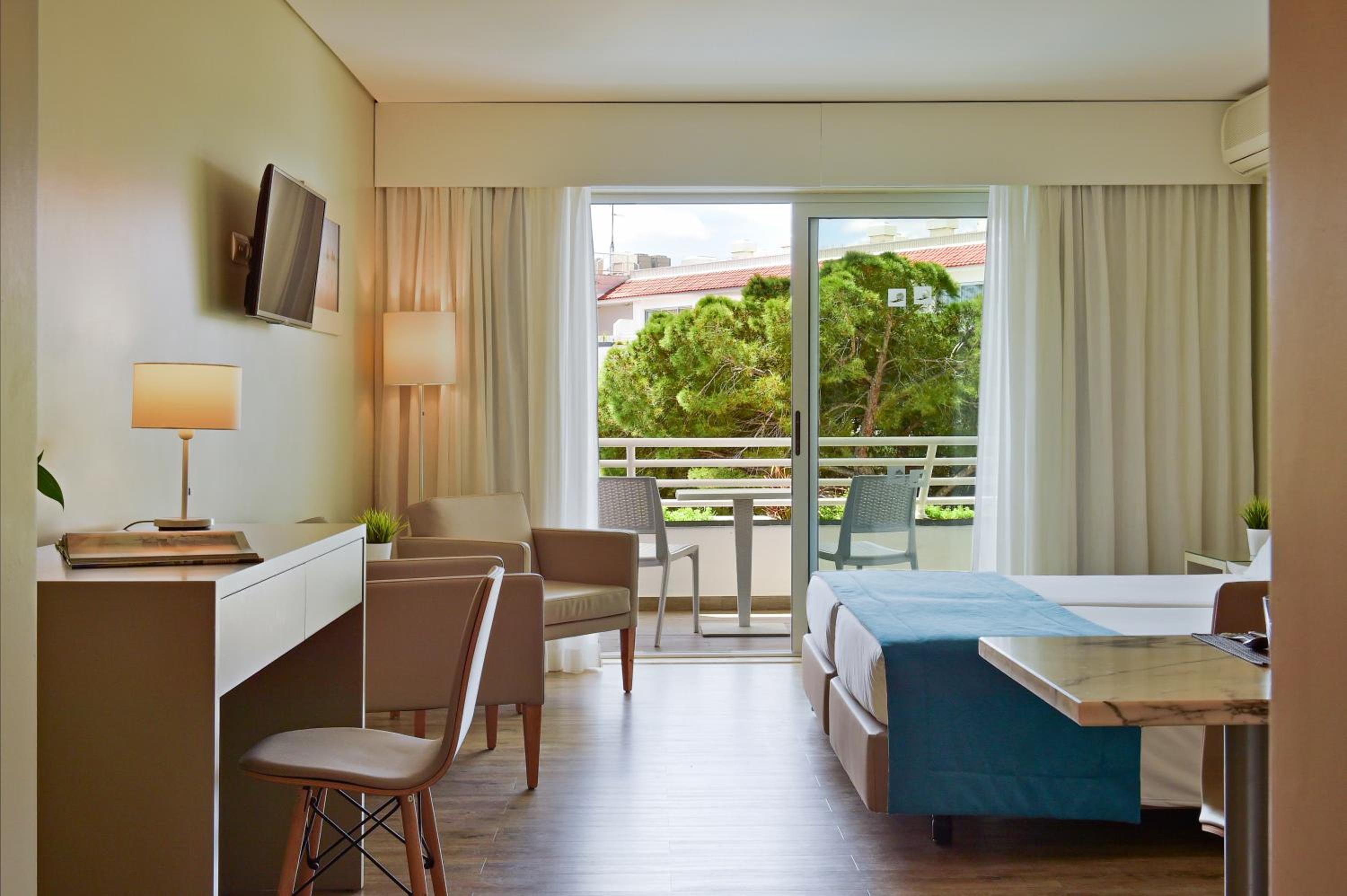 Premium Studio with Balcony and Pool View