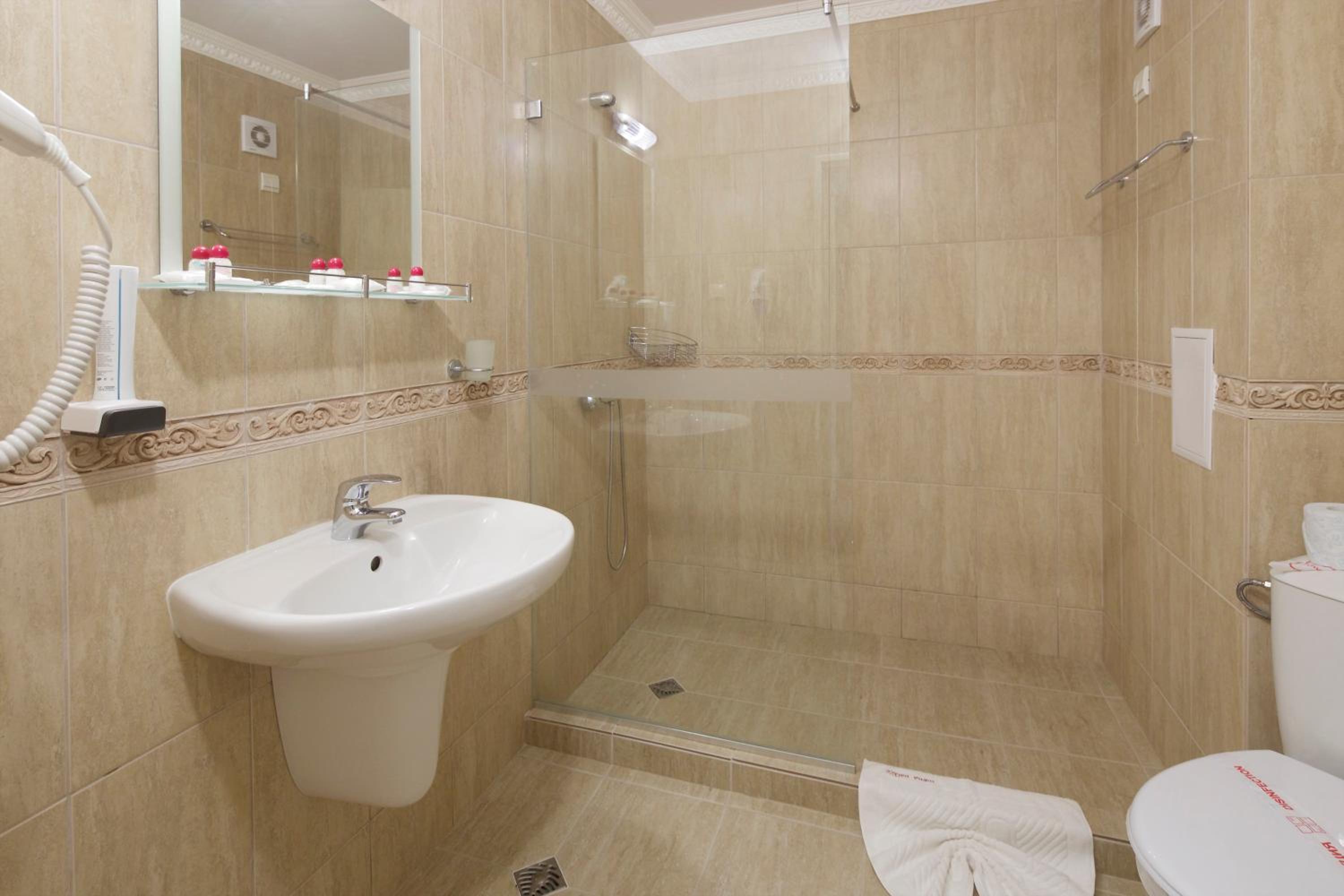 Deluxe Family Room with Balcony ( 3 Adults +1 Child)