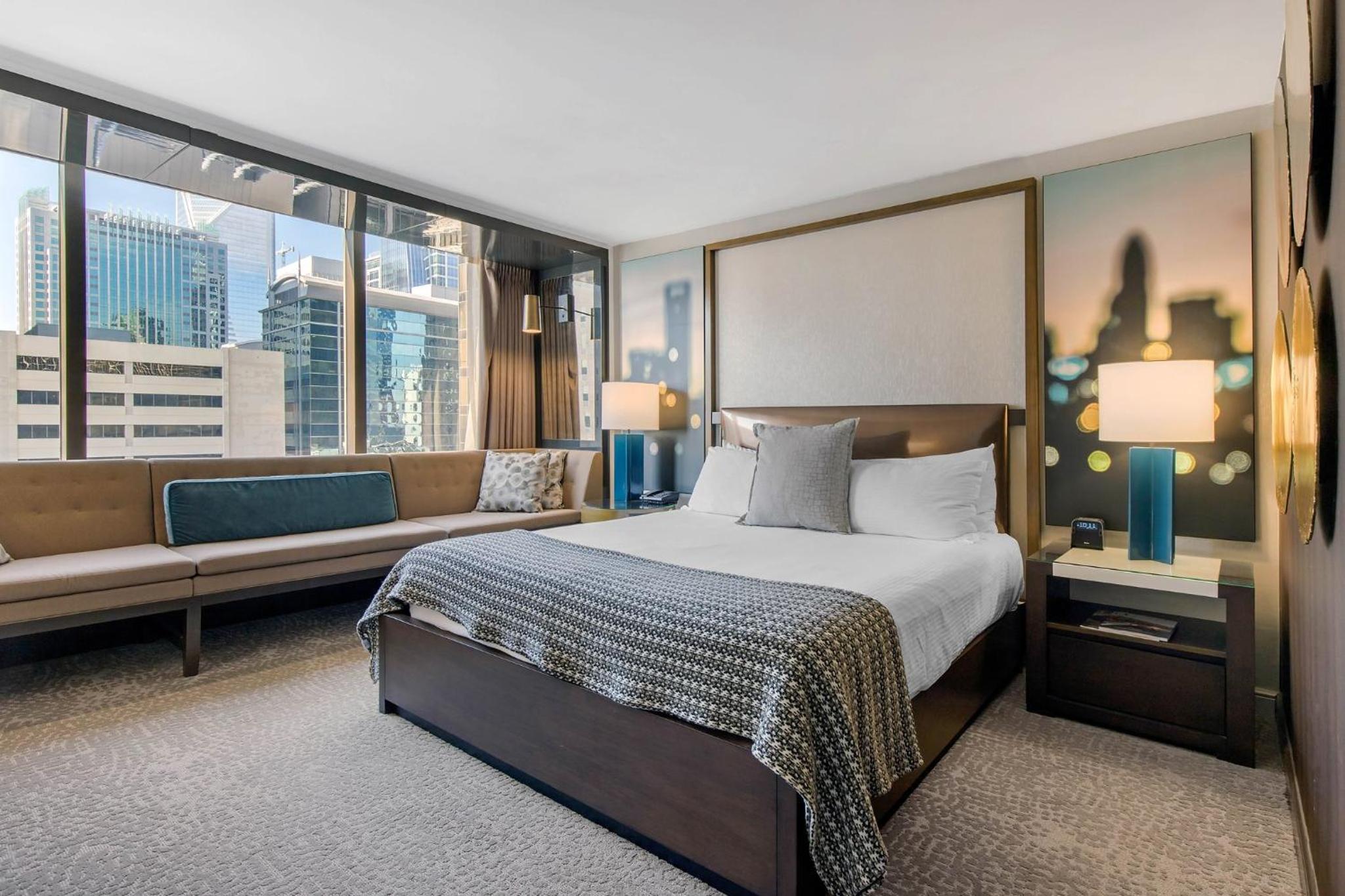 Deluxe Room - 1 King Bed