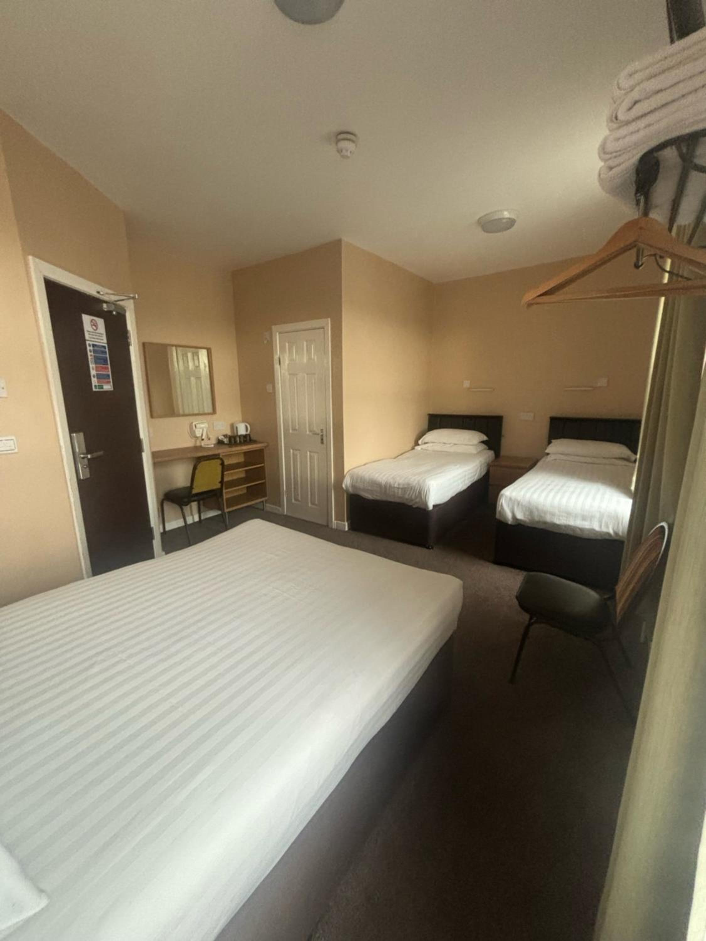 Family Room (Sleeps 4)