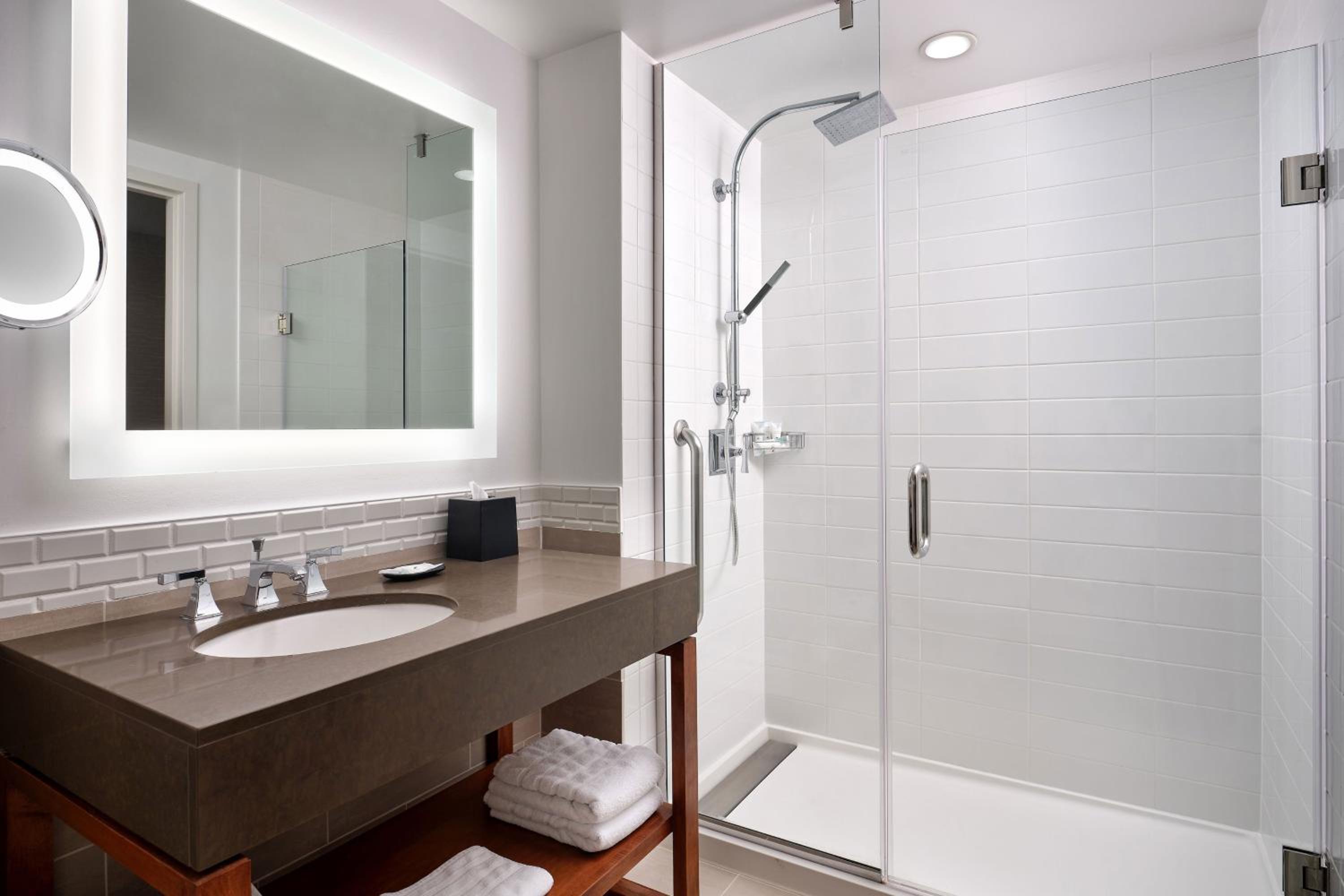 Traditional Queen Room with Two Queen Beds - Hearing Accessible