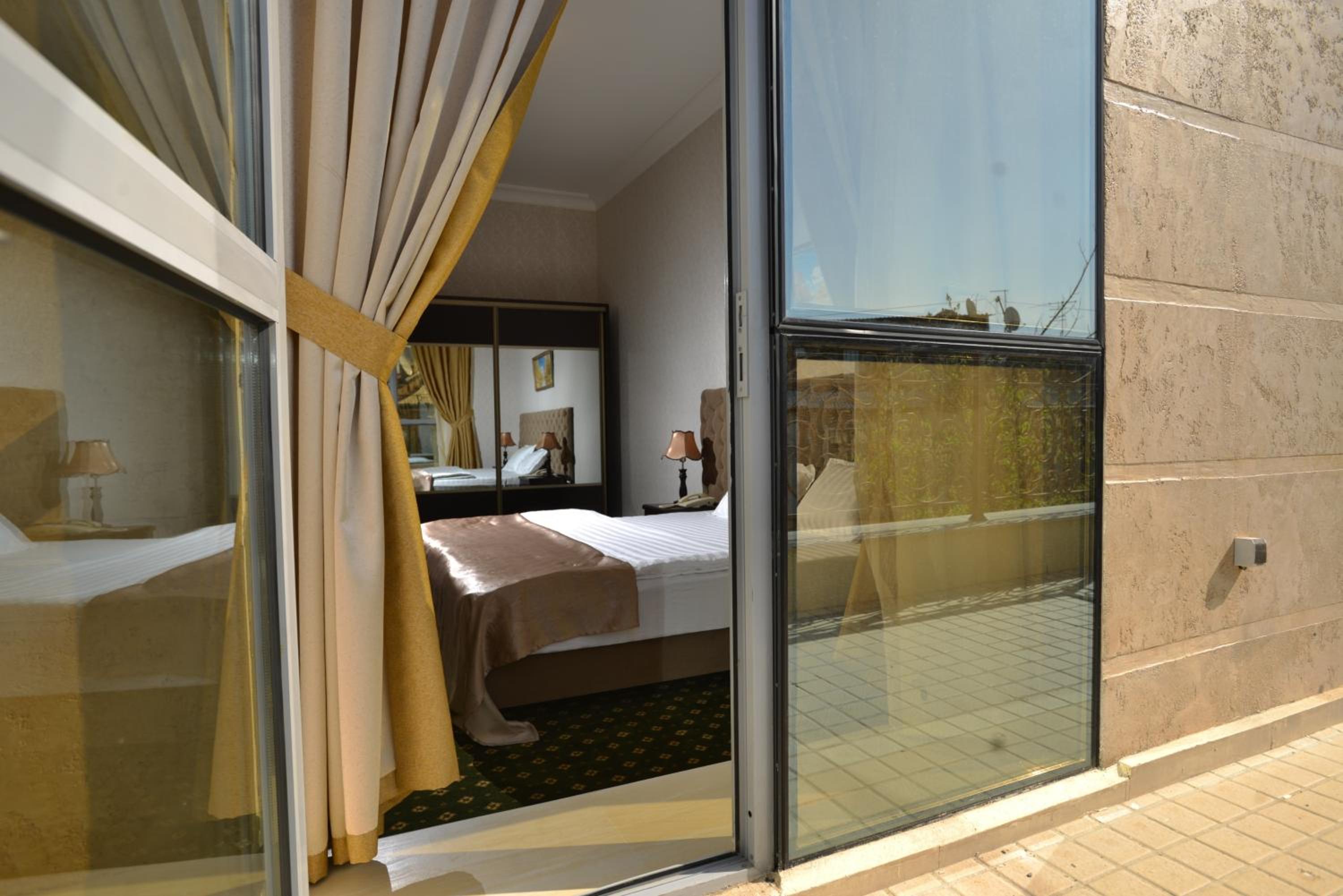 Deluxe Double or Twin Room with Balcony