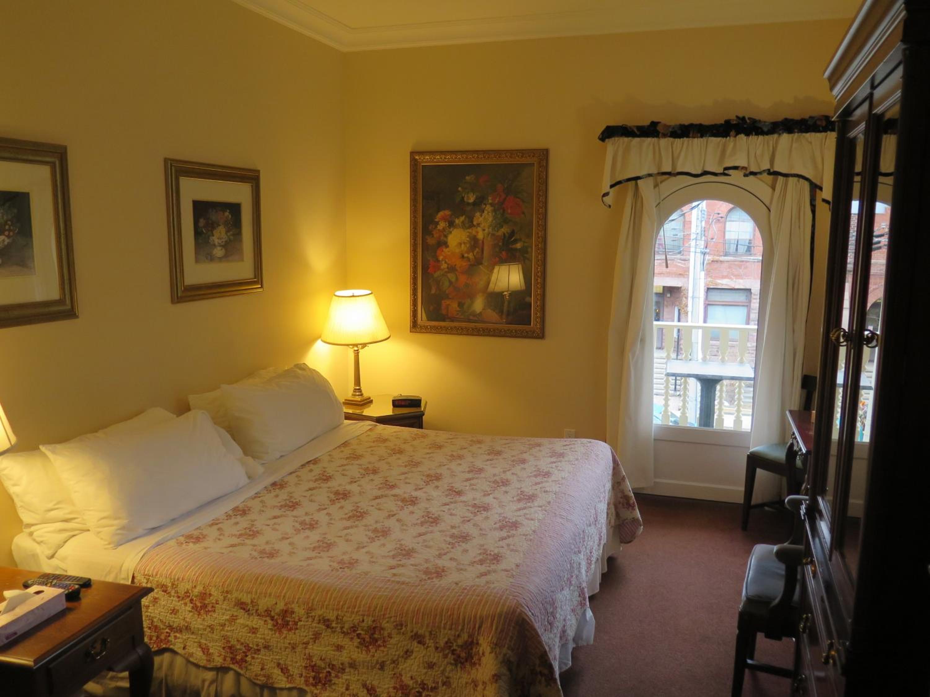 King or Queen Room