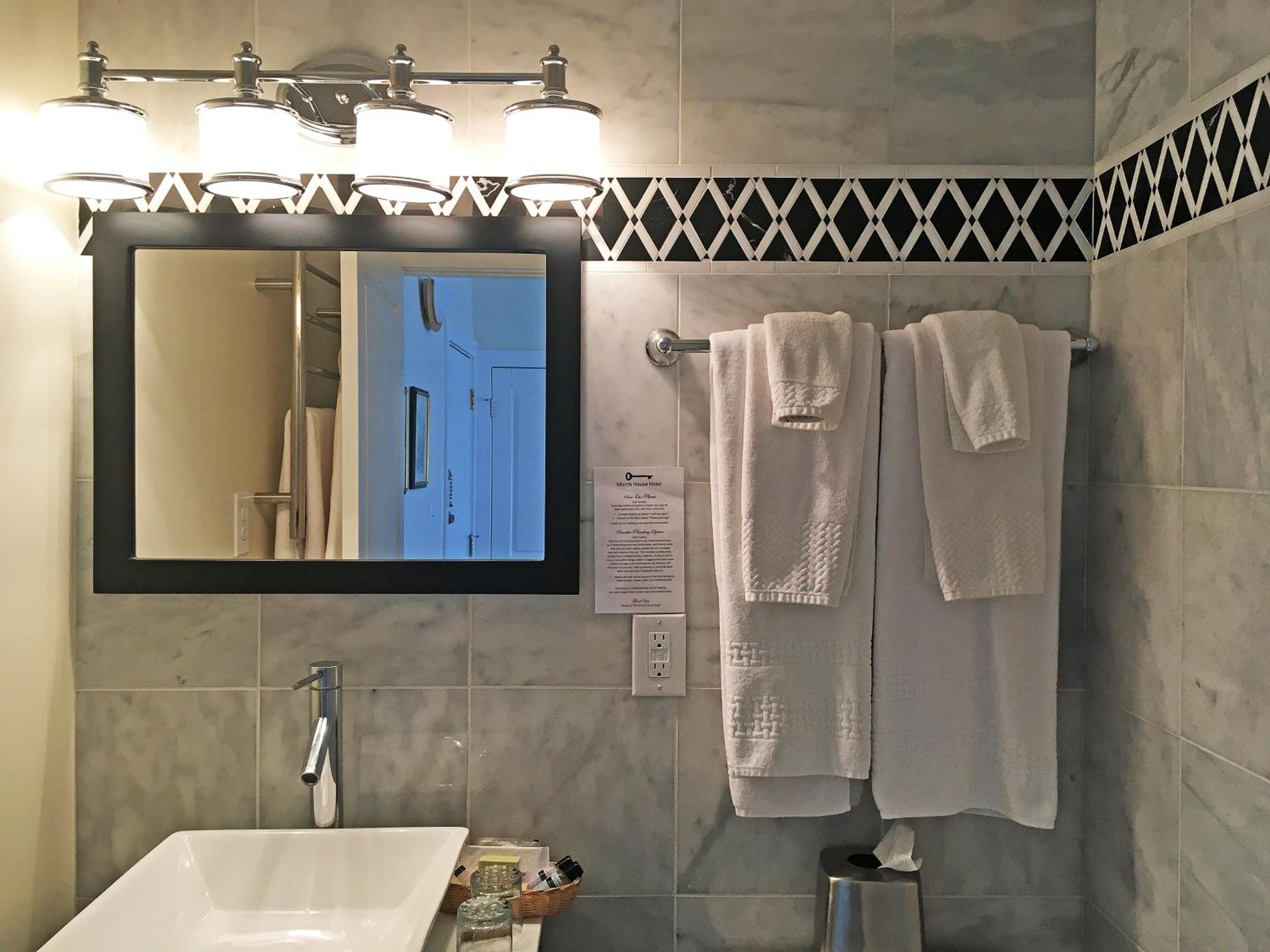 Luxury King Room 401