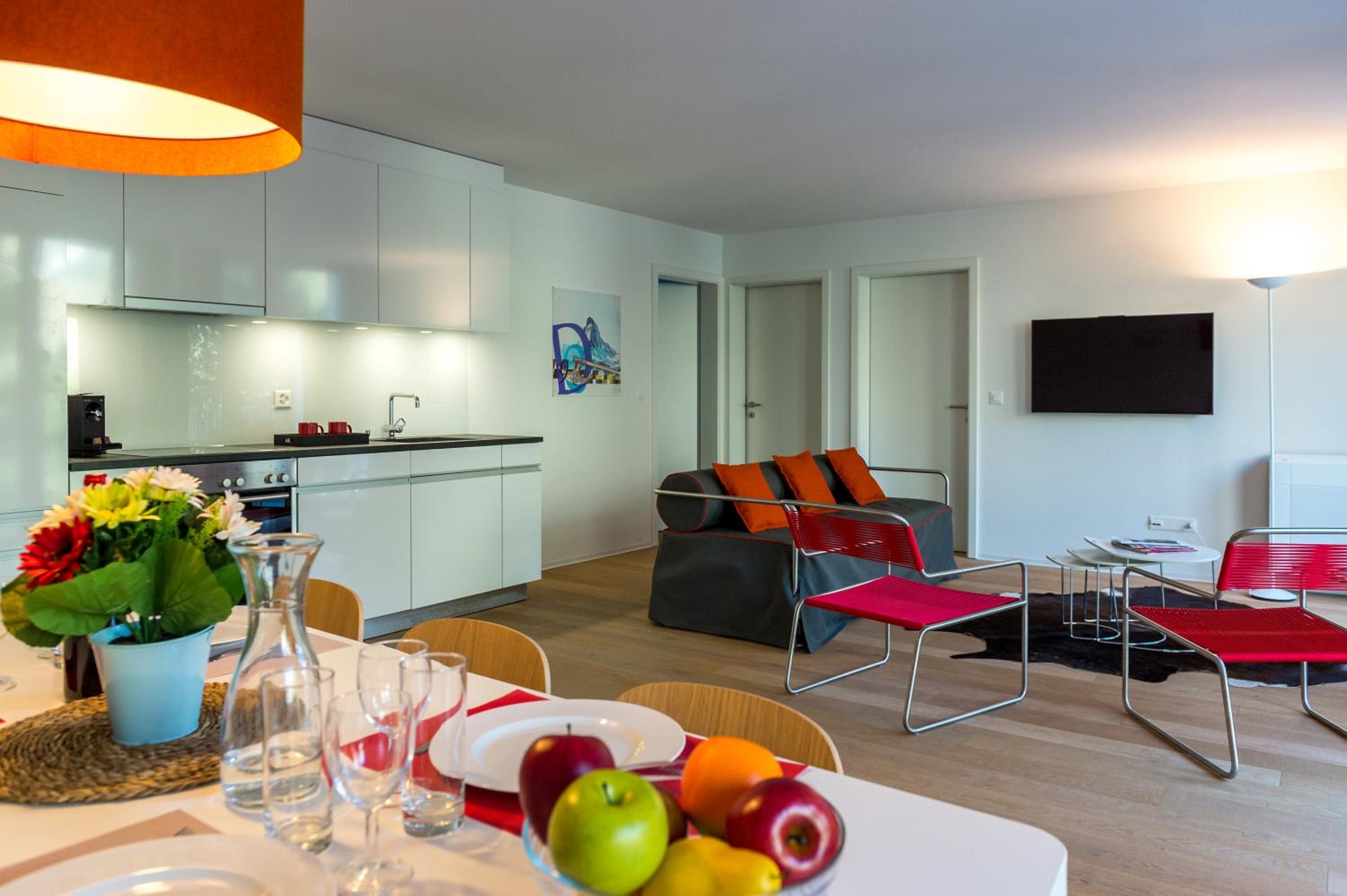 Apartment with Matterhorn view and balcony: 292 ft²/958 ft²