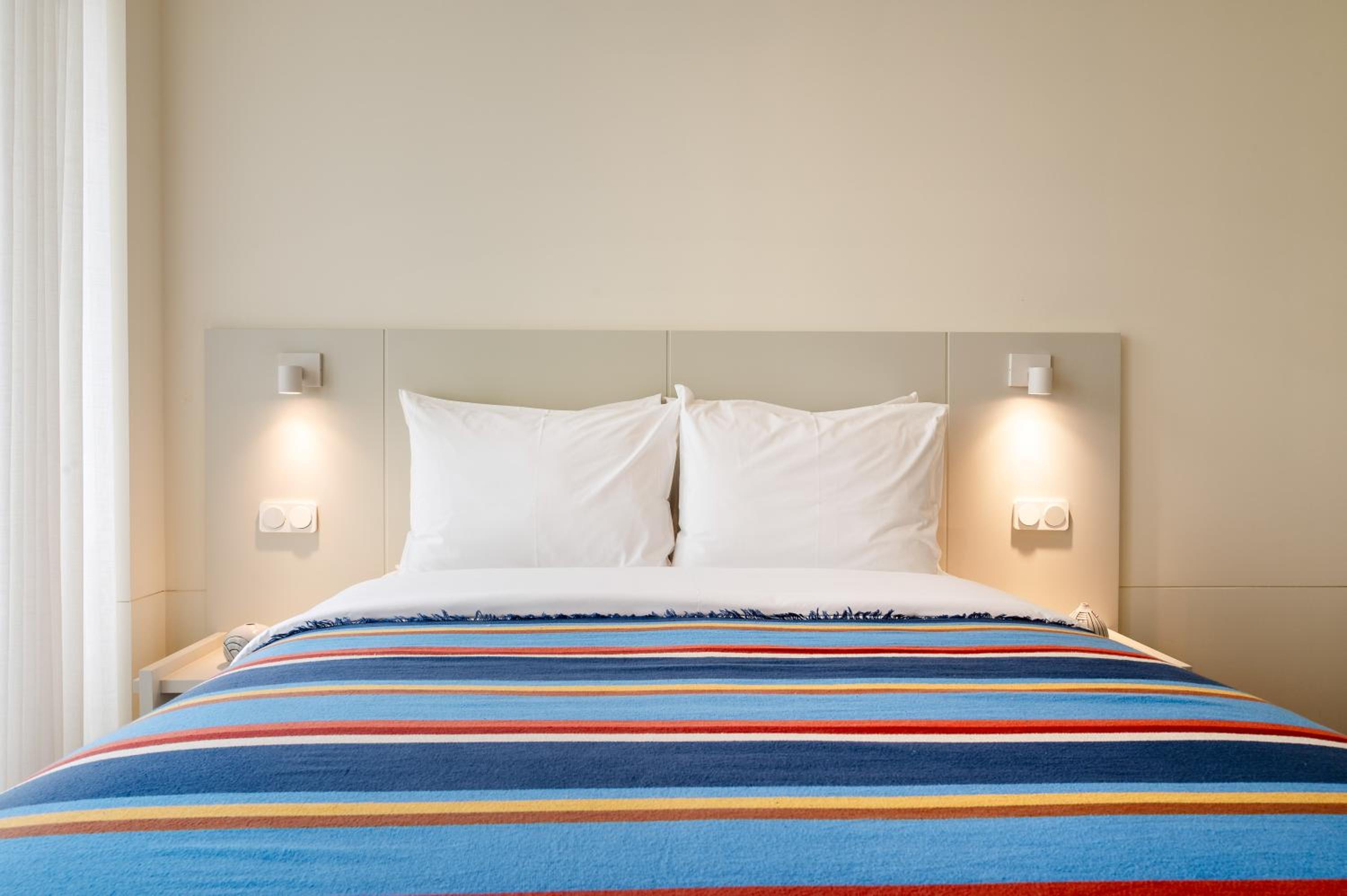 Deluxe Two-bedroom Apartment with City View