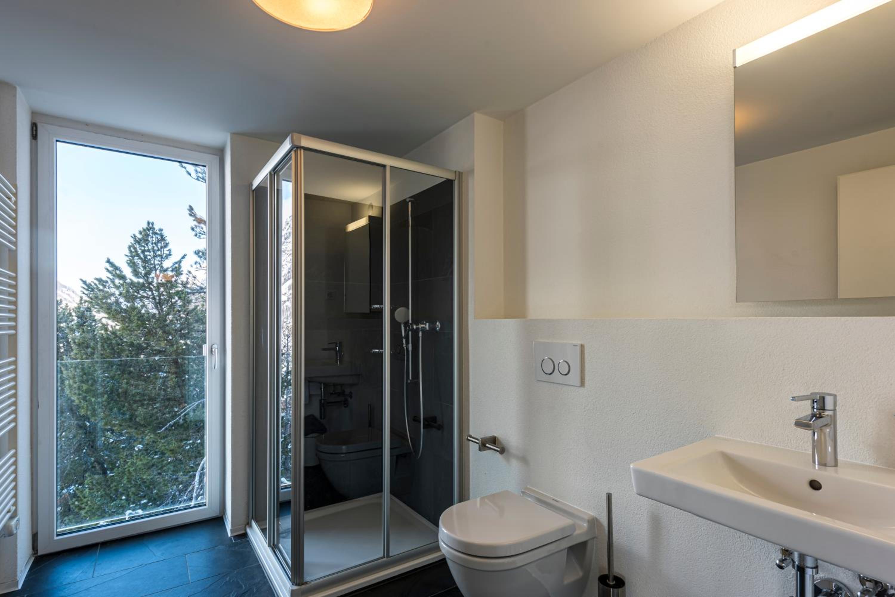 Apartment with Matterhorn view and balcony: 217 ft²/710 ft²