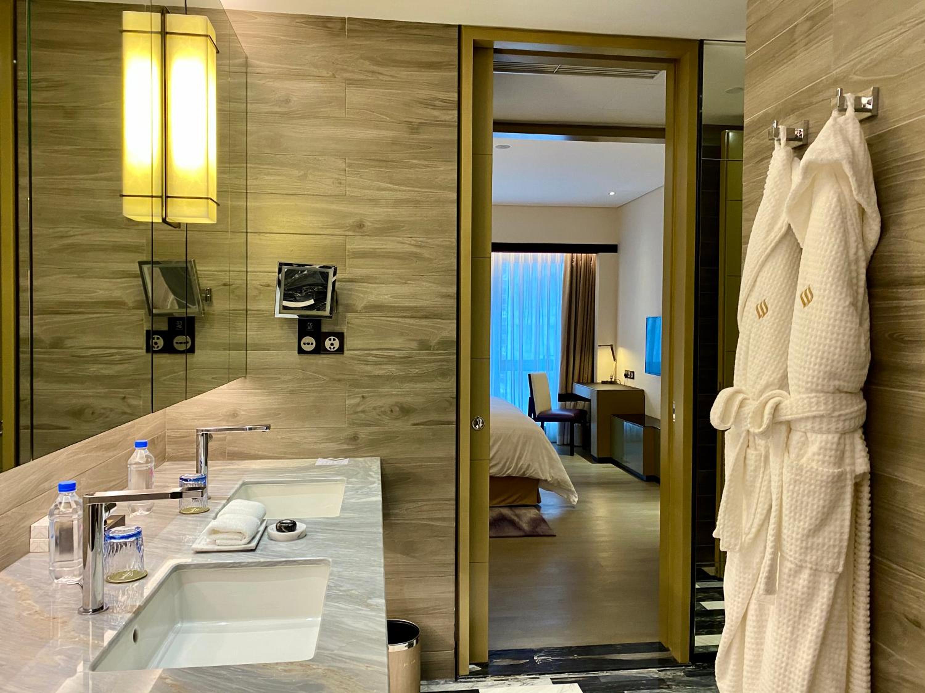 Two Bedroom Deluxe Residence Contemporary