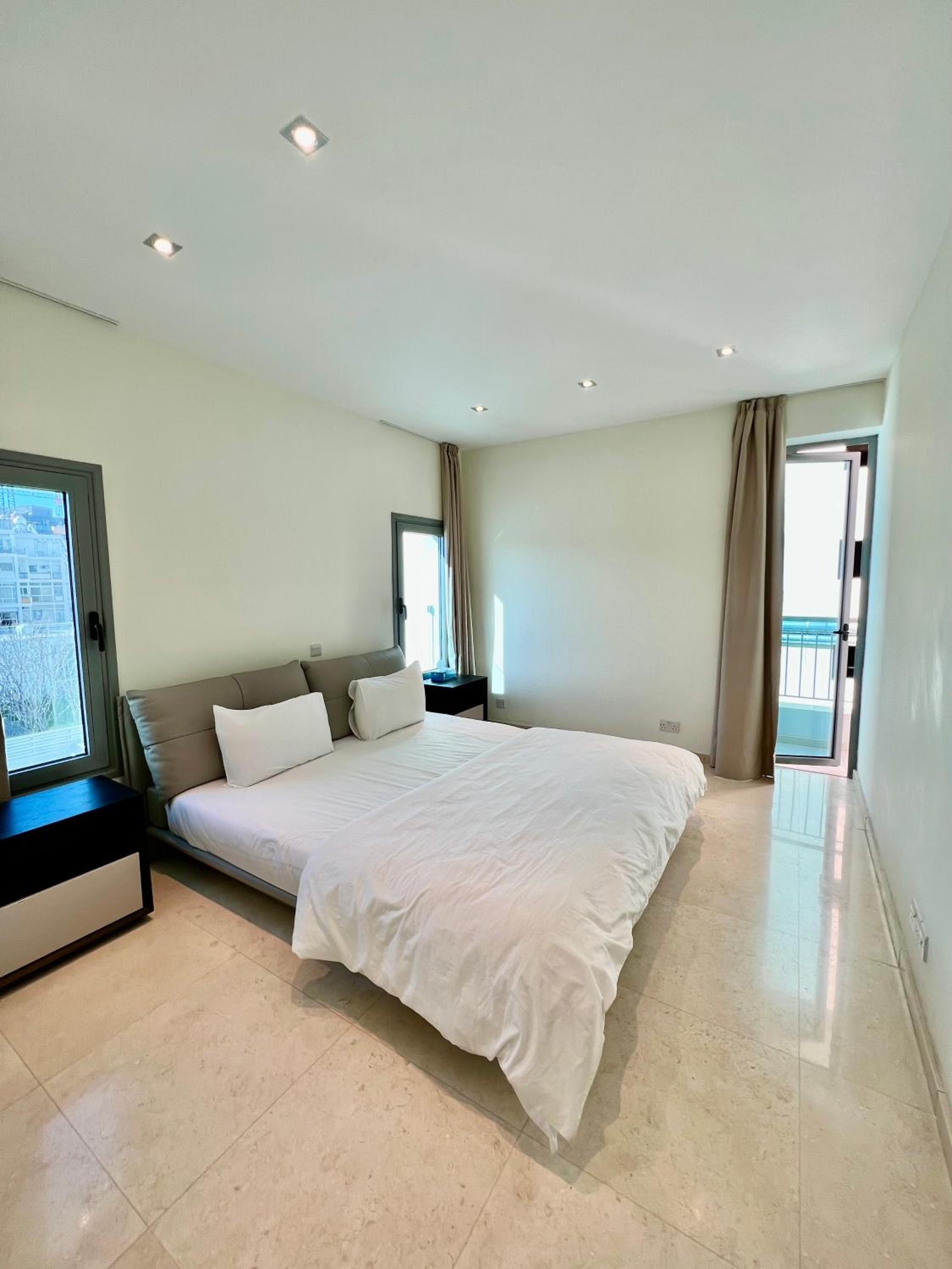 Apartment with Balcony