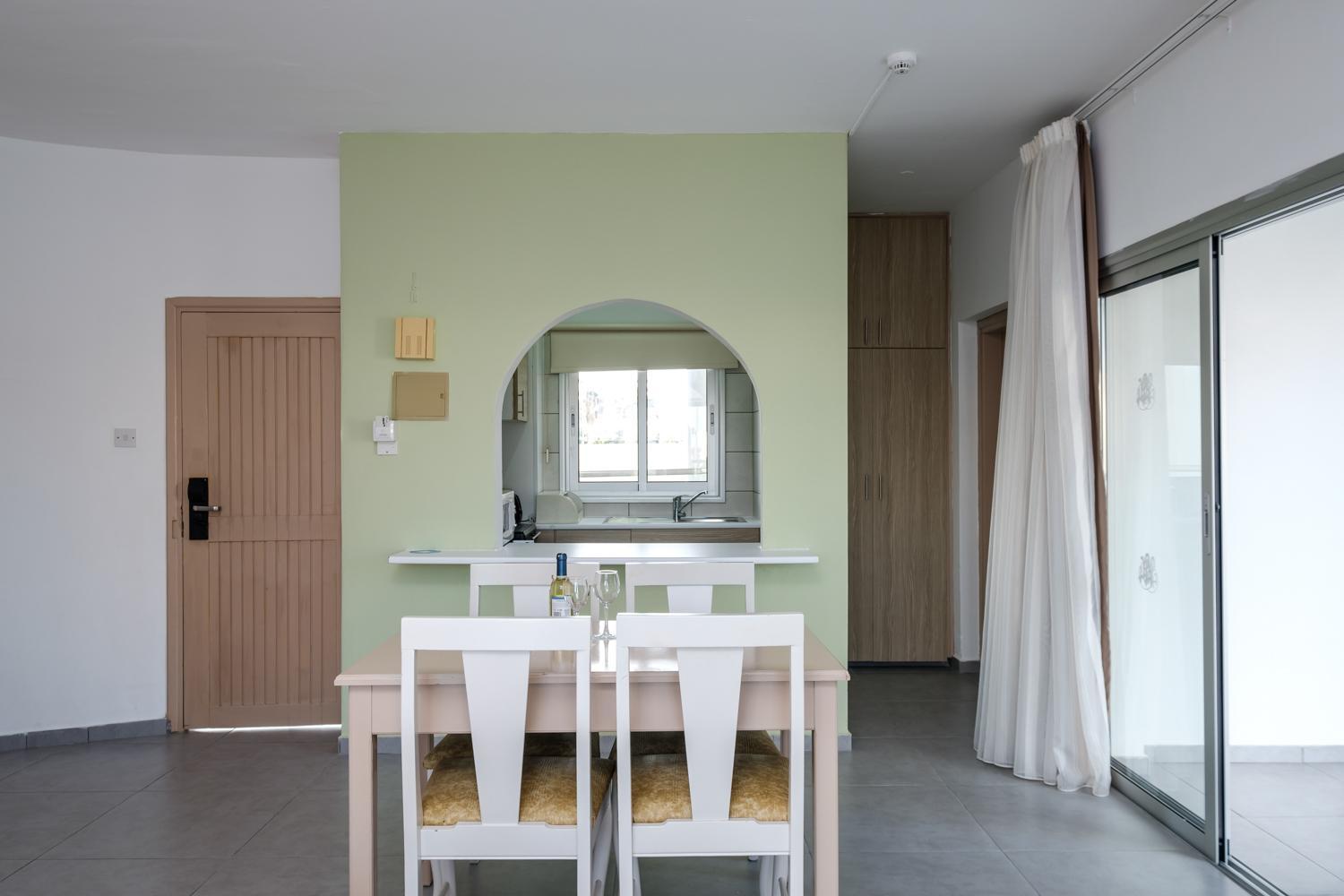 Deluxe One-Bedroom Apartment