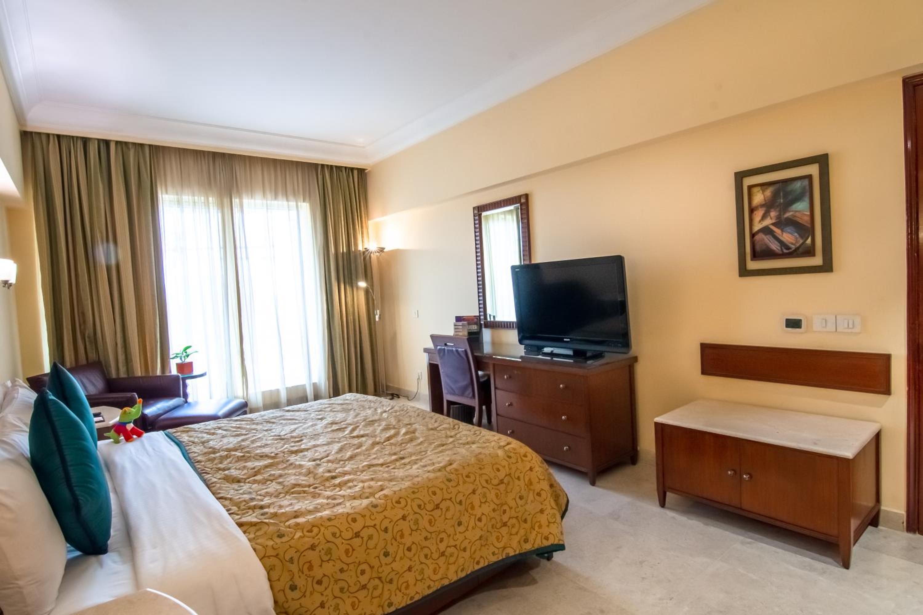 1 Bedroom Apartment (Enjoy Happy Hours with 1+1 offer on Alcoholic Beverages, Soft Beverages)